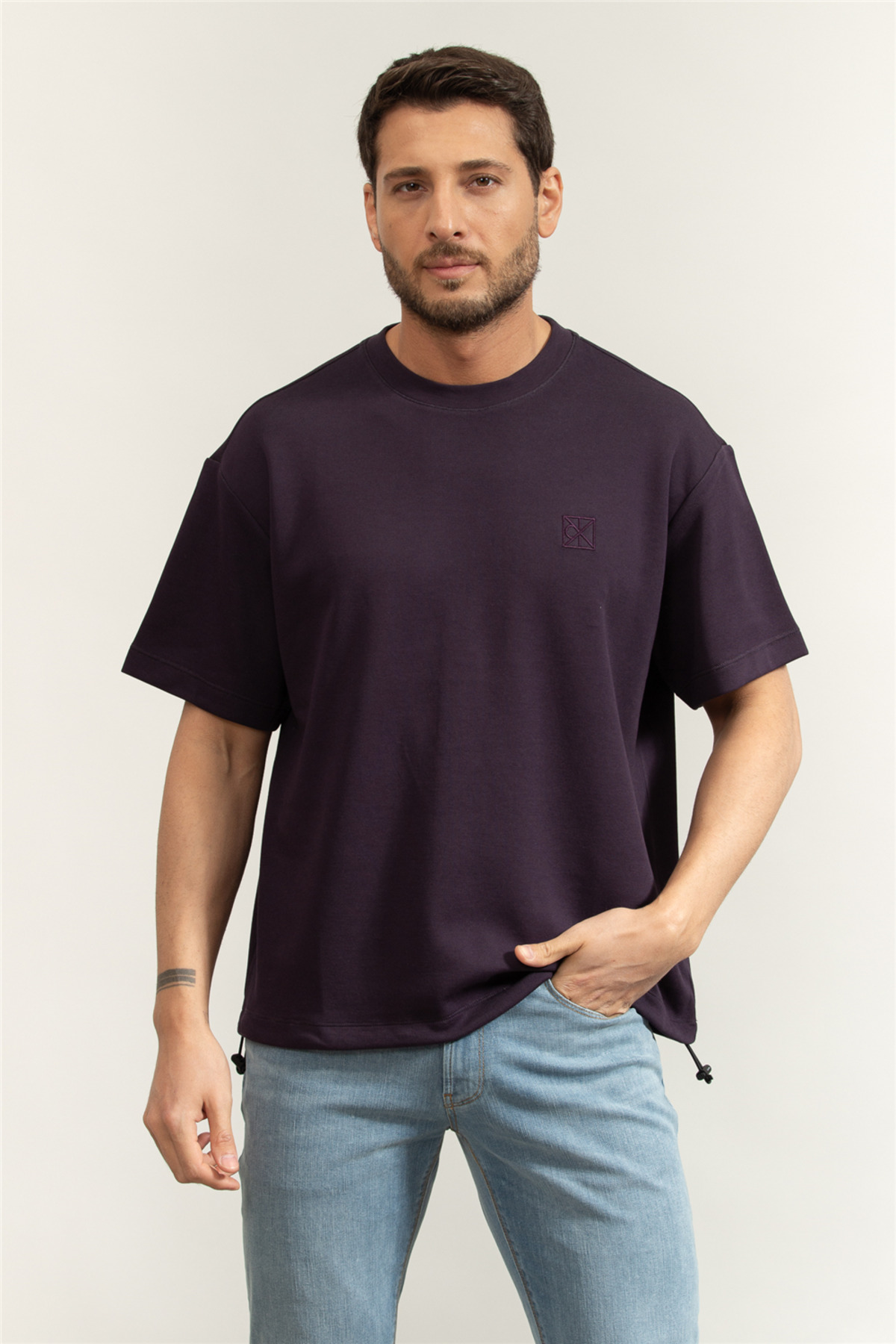 تیشرتمردانهCalvin Kleinبنفش تیشرتمردانهCalvin Kleinبنفش