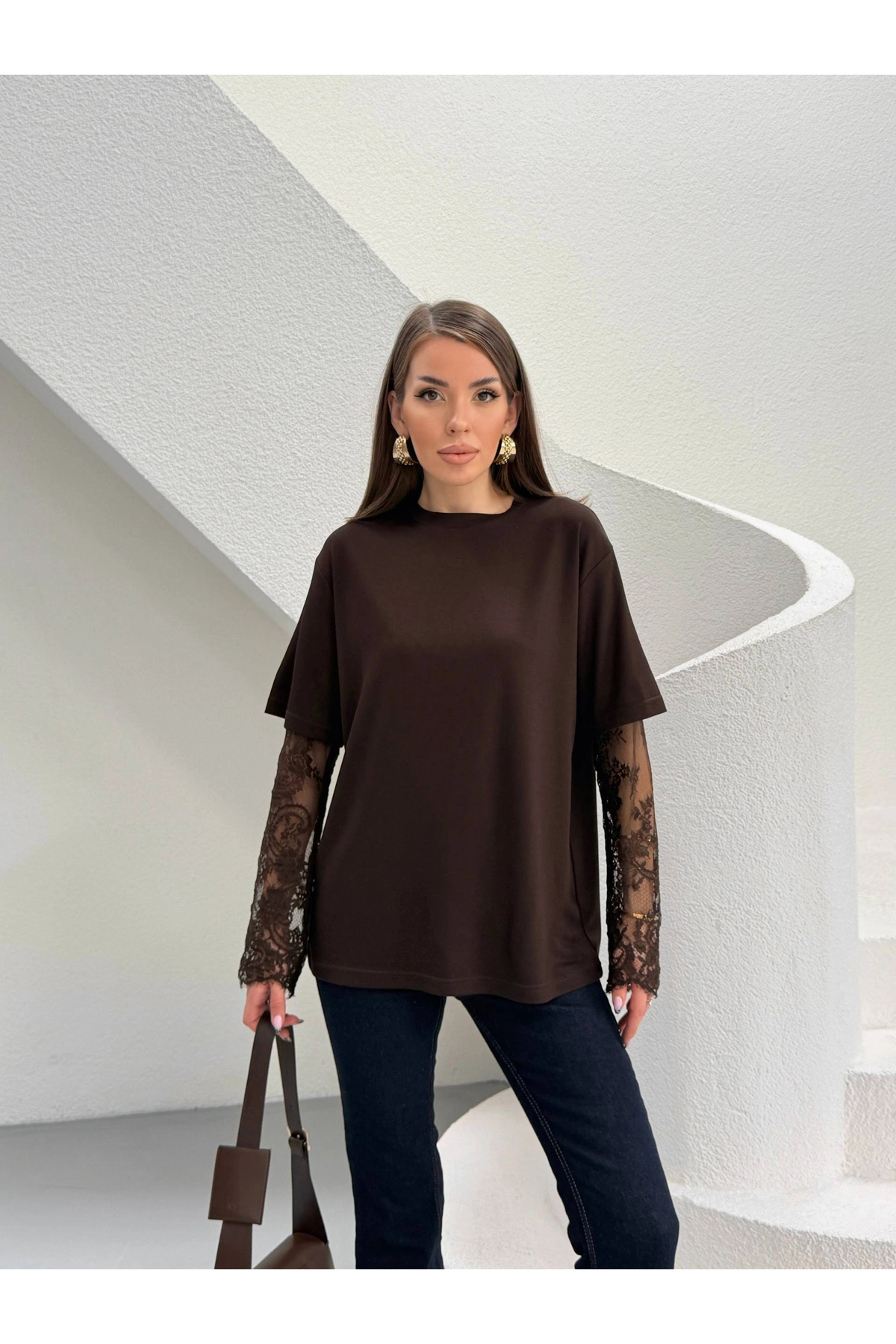 Minnoş Kahverengi Güpür Kollu Bluz