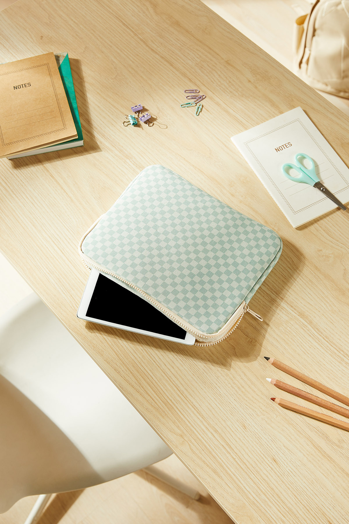 Water Repellent Stainproof Mint Checkers Pattern Ipad Compatible Tablet Carrying Case/ Pouch 27x21x2