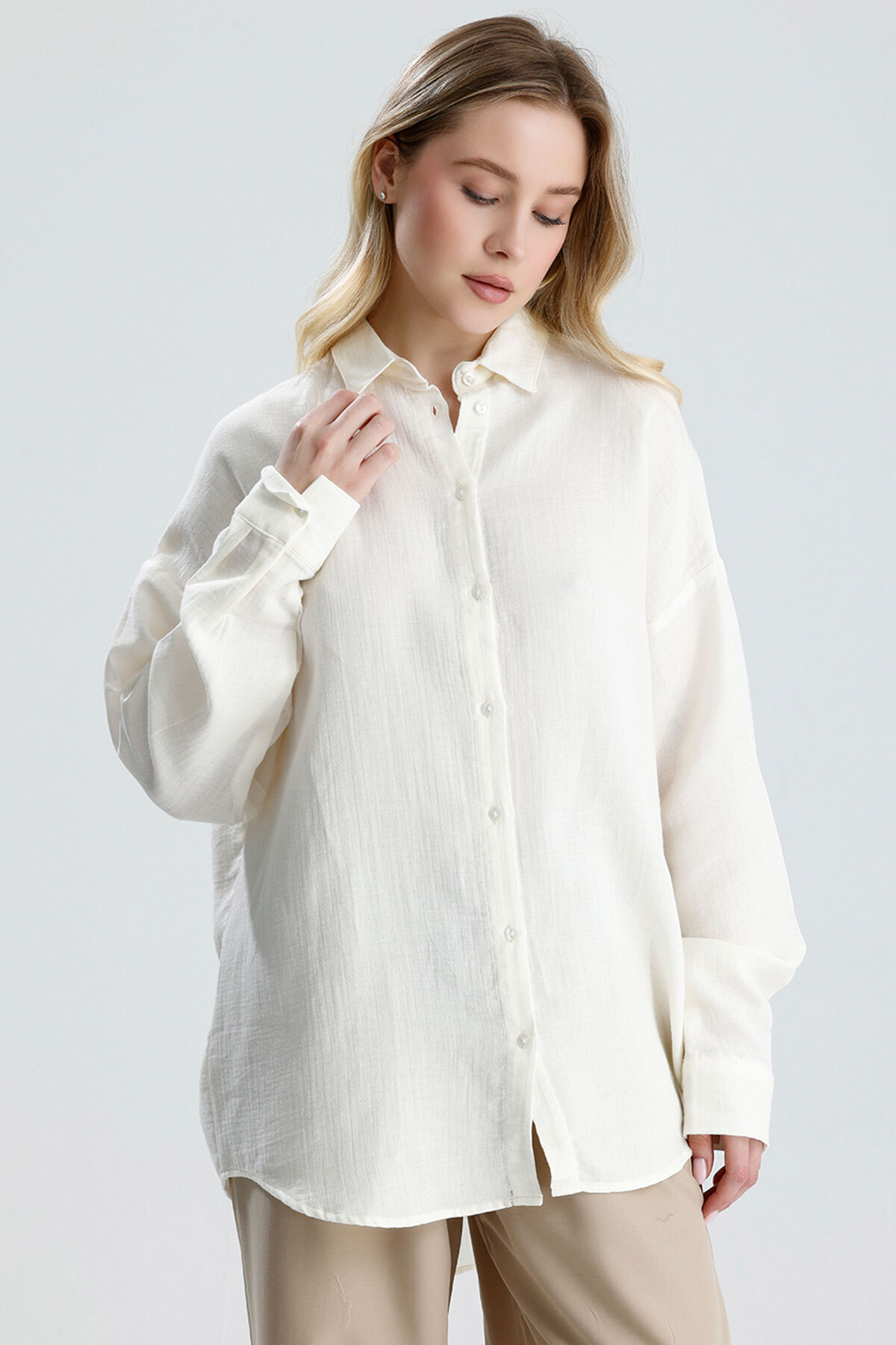 Yıkamalı %100 pamuk Müslin Oversize Gömlek - Ekru | MKS165030-01