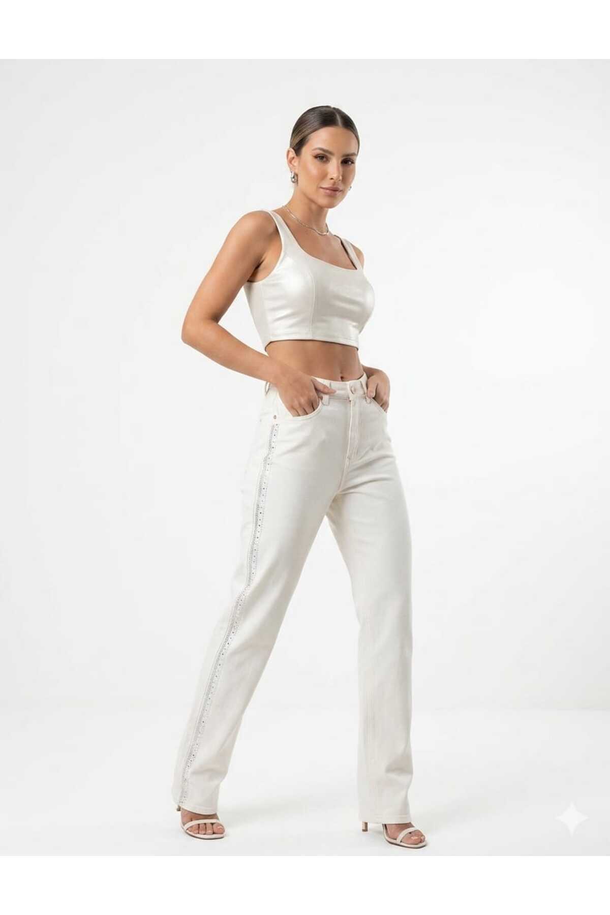 Şerit taşlı mom fit kot pantolon ekru