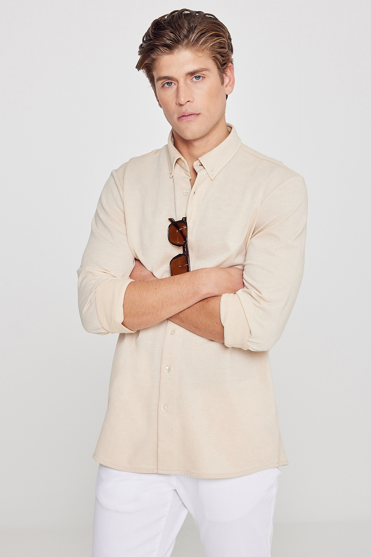 Men's Beige Cotton Tailored Slim Fit Slim Fit Buttoned Collar Knitted Shirt