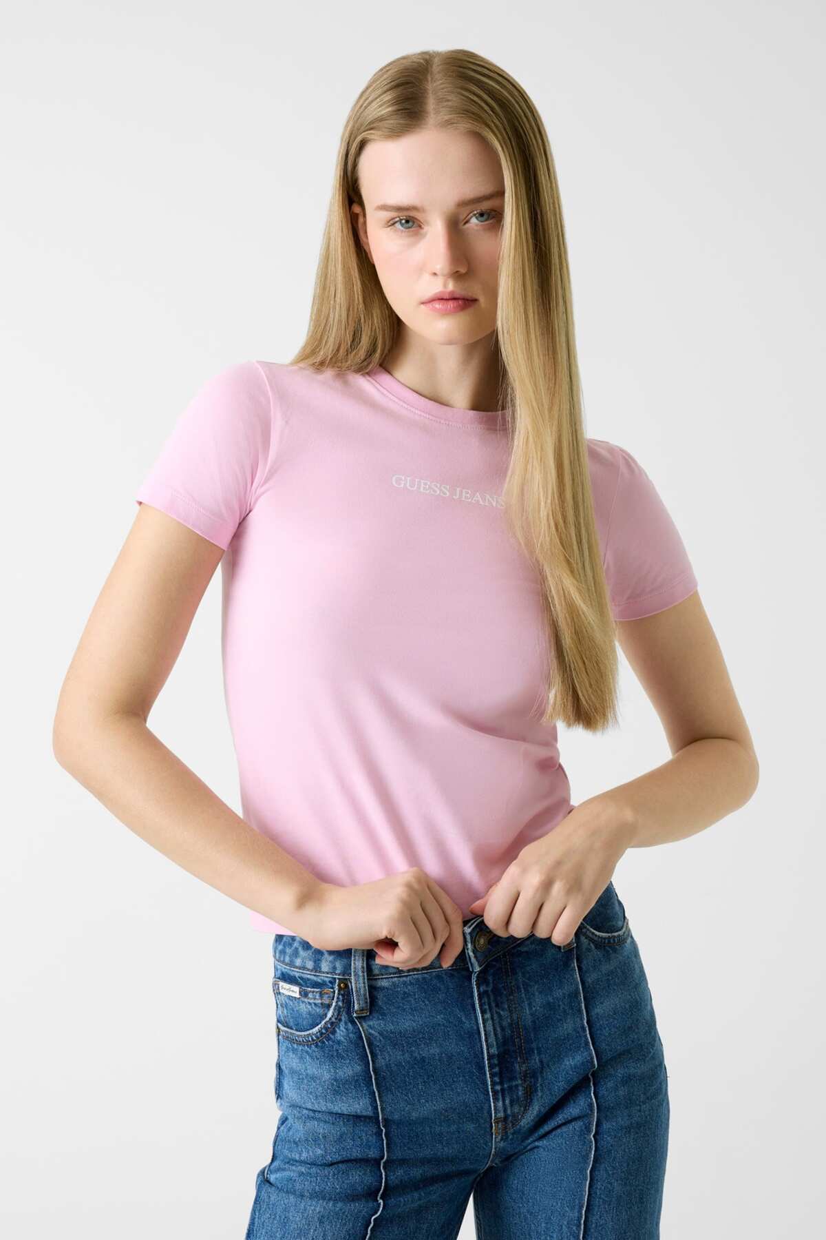 تیشرتزنانهGuessصورتی تیشرتزنانهGuessصورتی