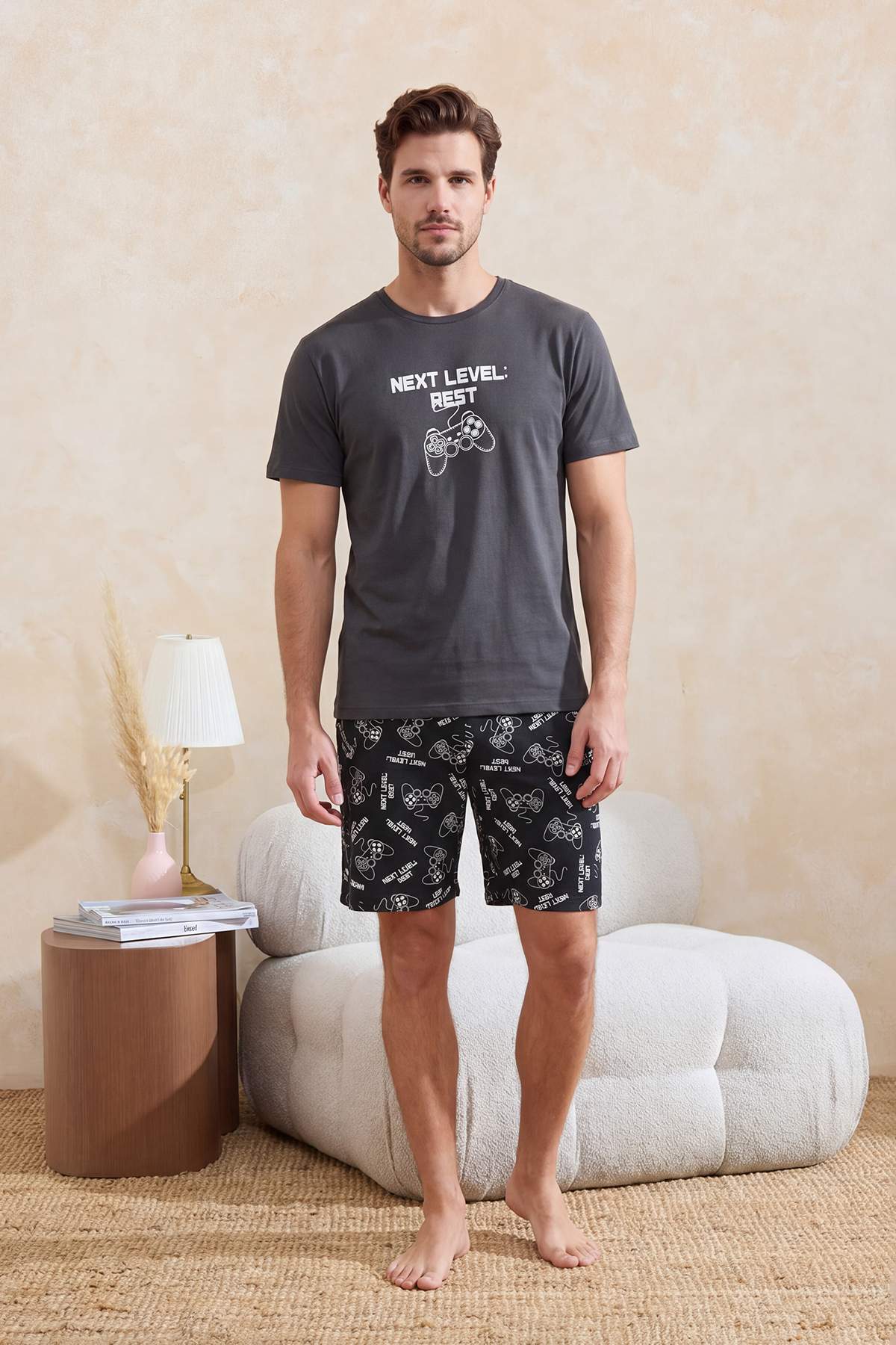 Trendyolmilla Man Gri - Antrasit Game Temalı %100 Pamuk Regular Yazlık Örme Pijama Takımı TMNSS26PT00040