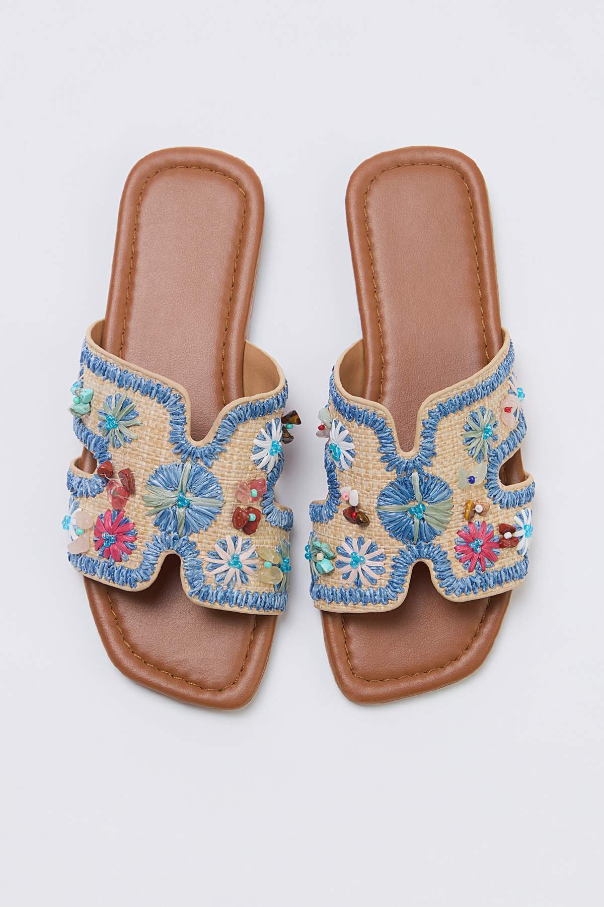 TRENDYOL SHOES Modré vyšívané slaměné dámské pantofle TAKSS26TE00033