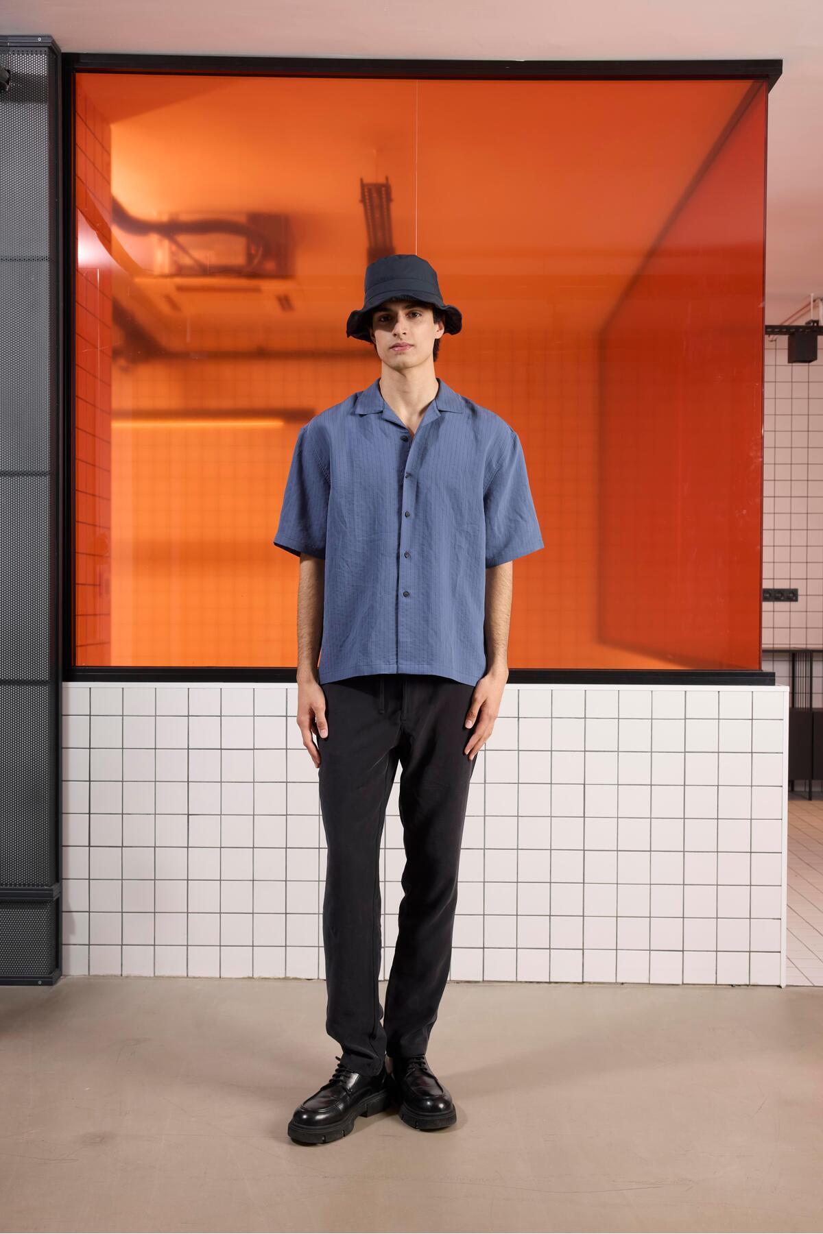 تی‌شرت مردانه جی‌ام‌جی مدل Firenze Slim Fit یقه آپاچی نیلی GU25MSS02215  پیراهن GMG FIRENZE