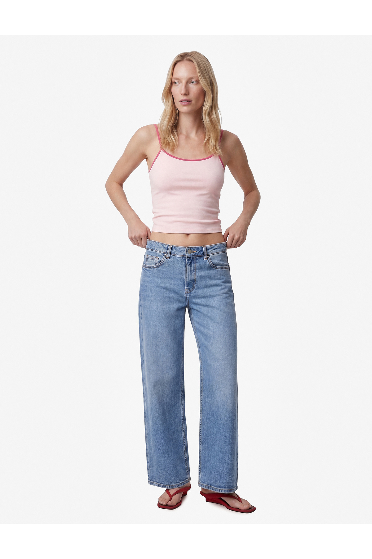 Koton Pamuklu Renk Kontrastlı Slim Fit U Yaka Askılı Bluz