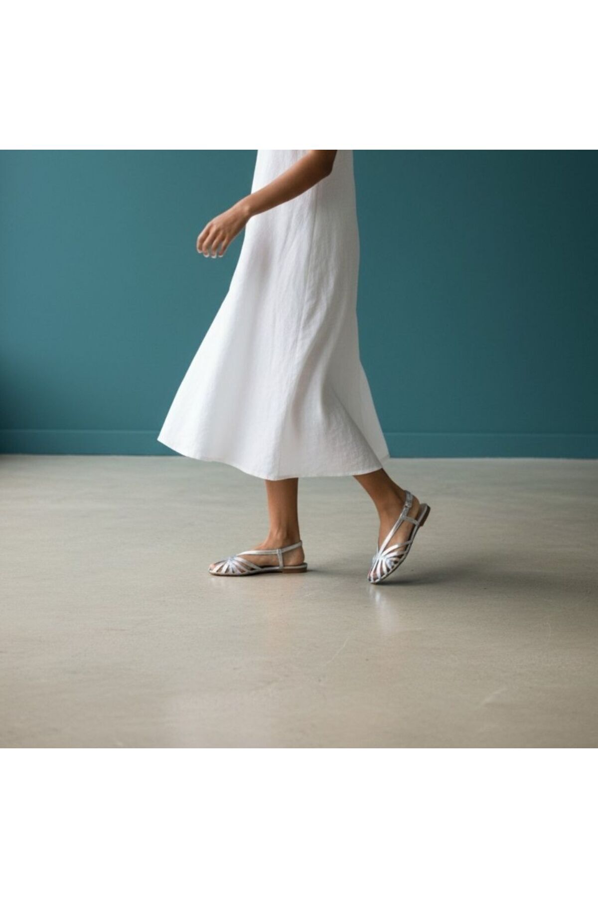 NE&VE SHOES Gümüş Deri Biye Kadın Günlük Sandalet görsel 2