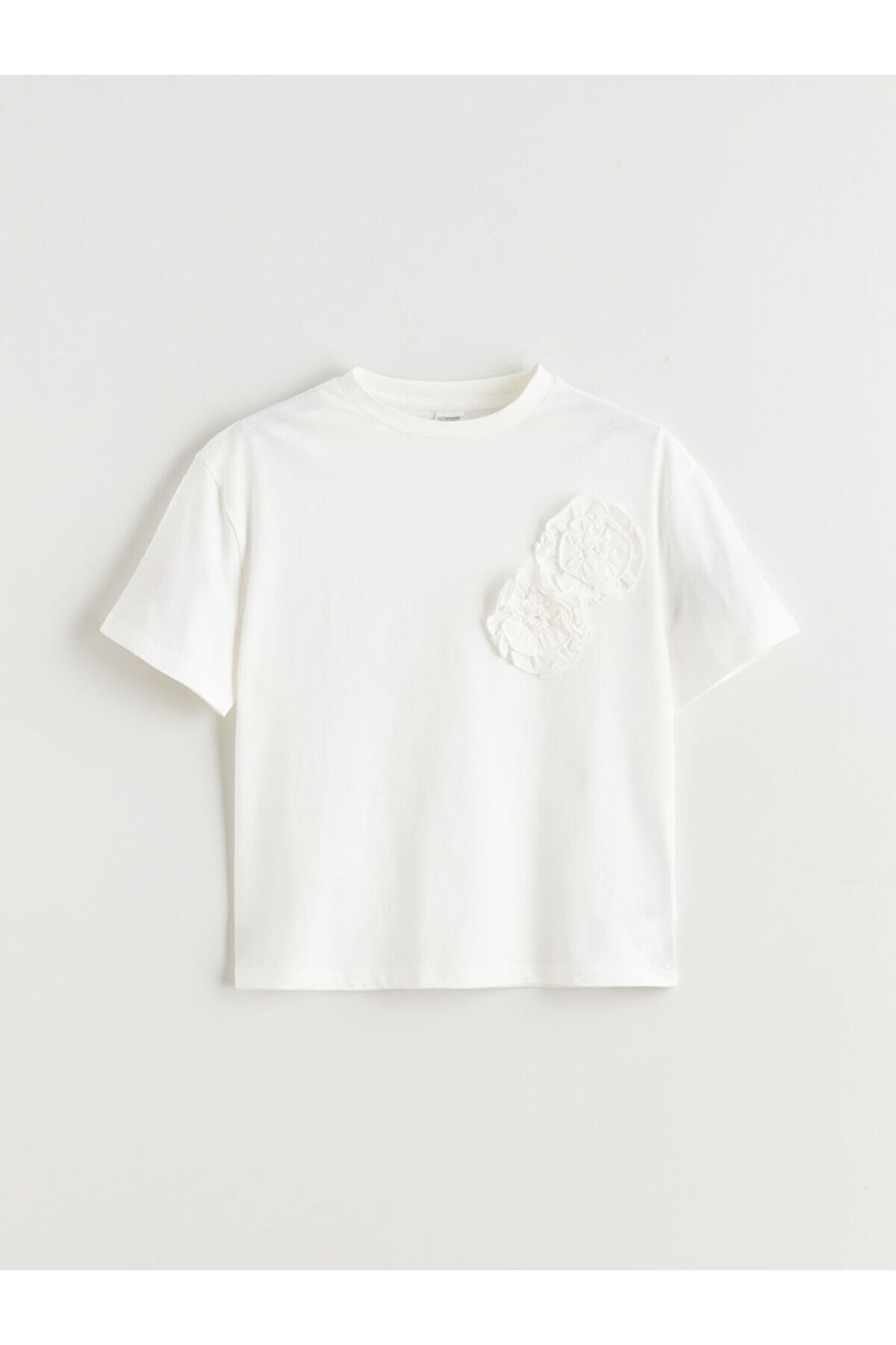 LC Waikiki Trendlucky Floral Detailed Oval Neck Girl's T-Shirt with a Difference in Color