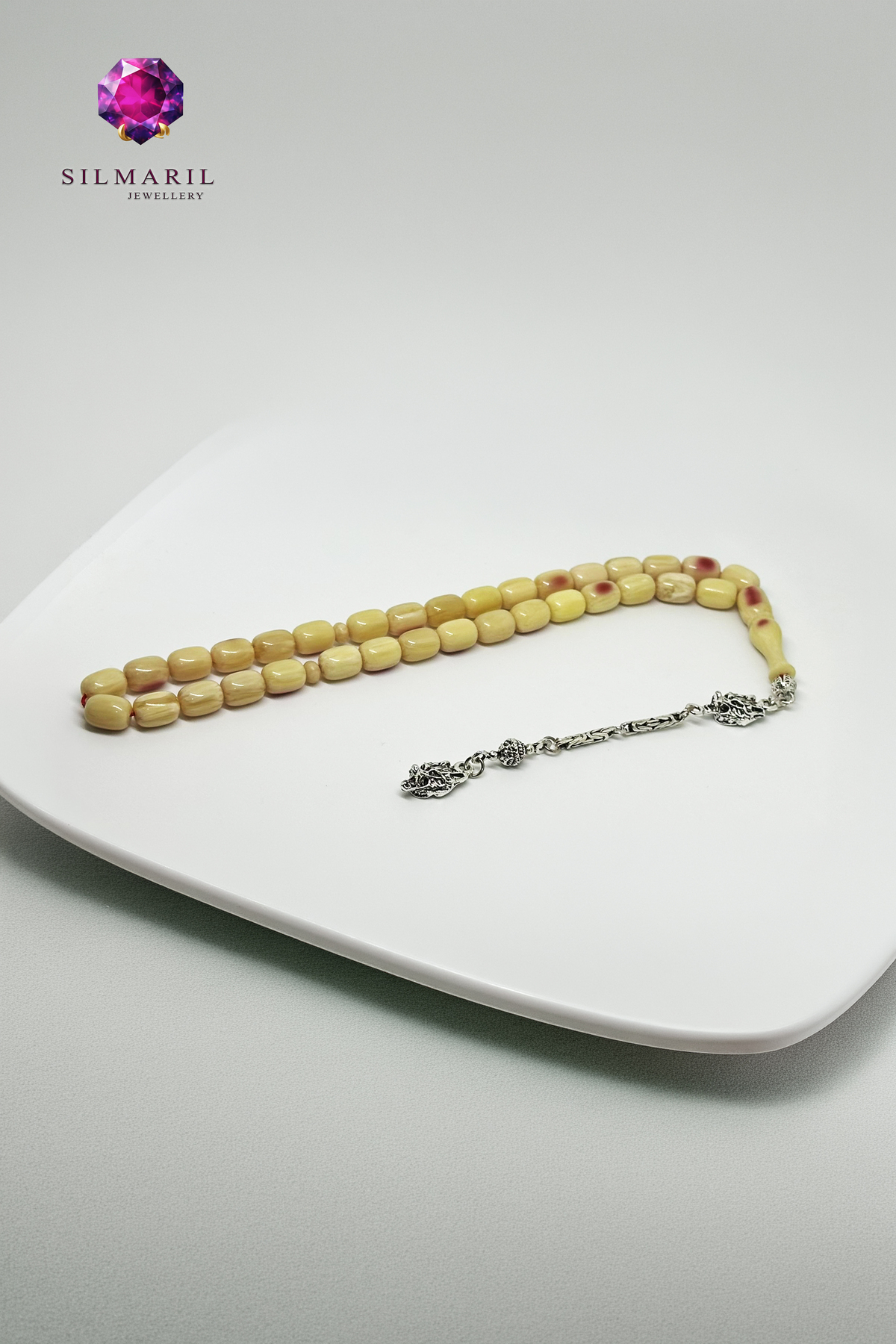 Benekli Kanayan Bağa Tespih - Sarı Zemin Kırmızı Benek - Sıkma Kehribar - İki Adet Kurt Başı Figürlü — Silmaril Store (6)