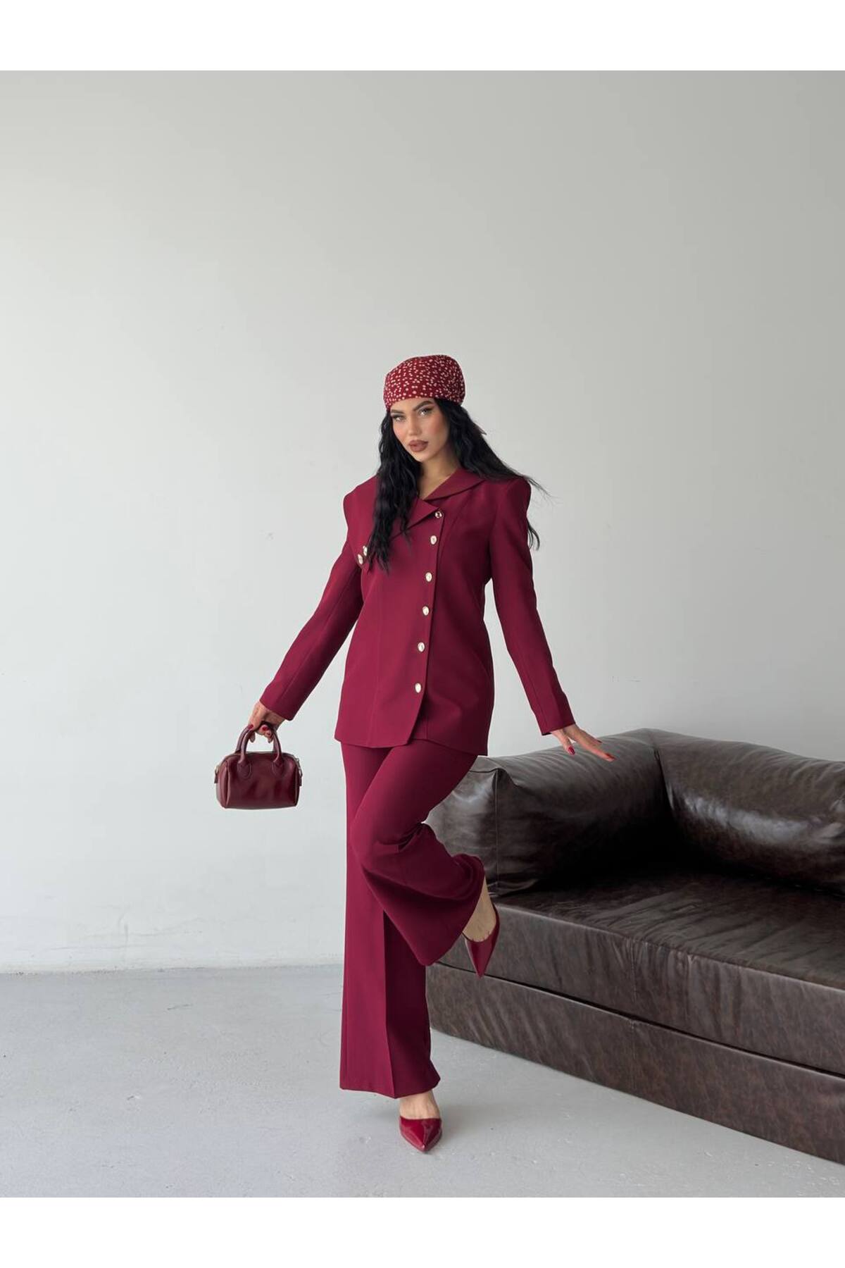 Ensemble Blazer Pantalon à Col Asymétrique avec Boutons Dorés - Görsel 5