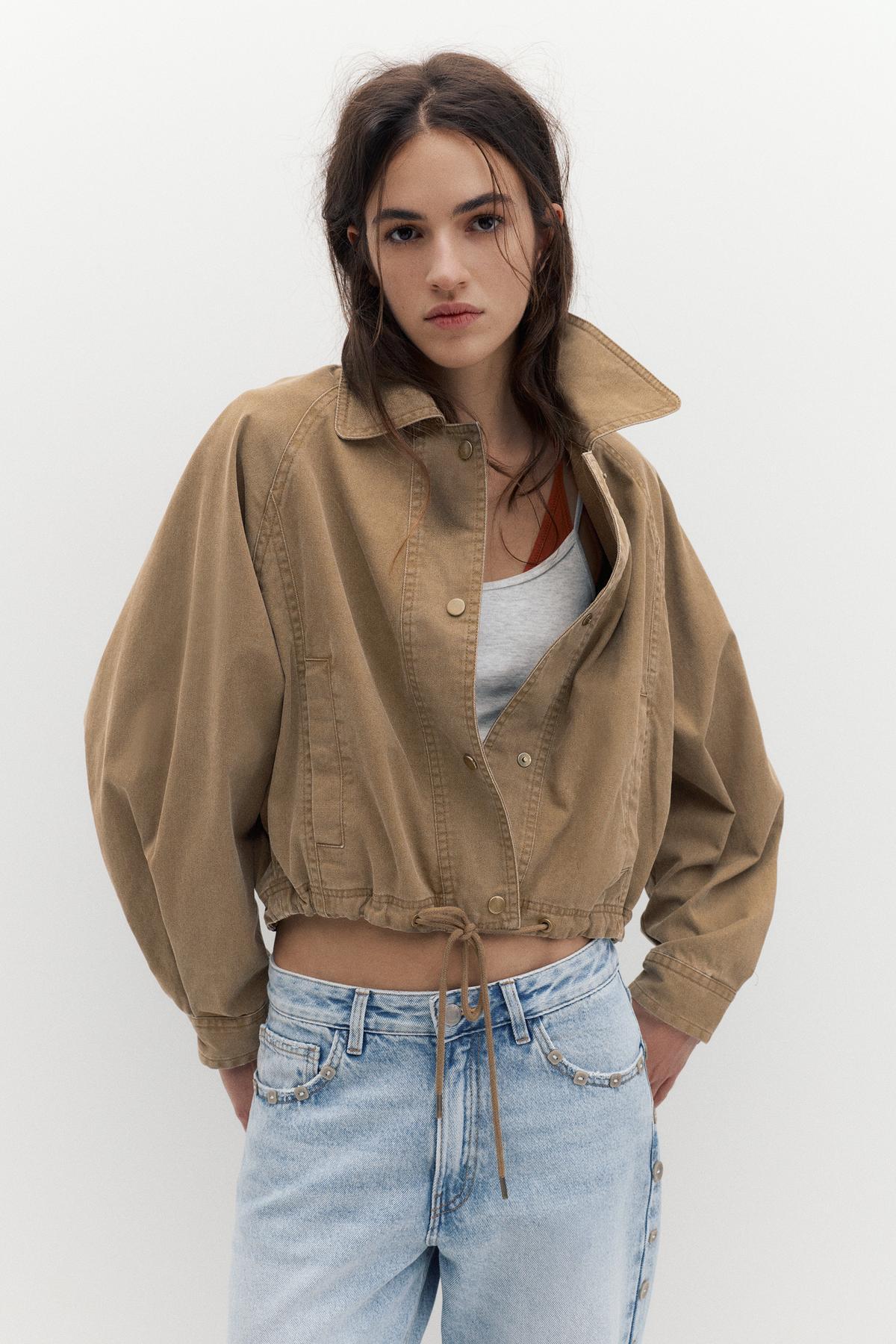 Short jacket with cords