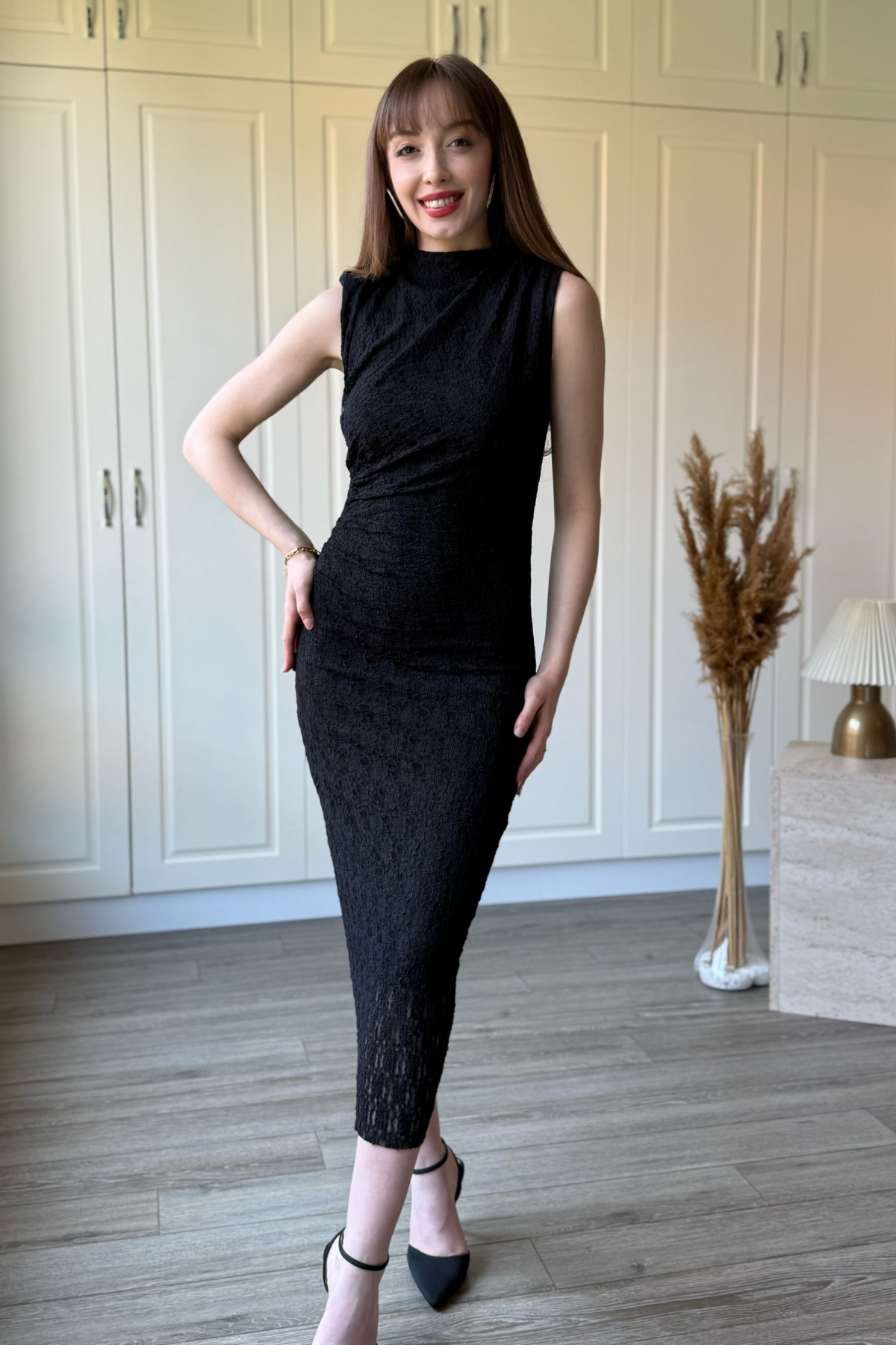 Lace Upright Neck Midi Black Dress with Padded