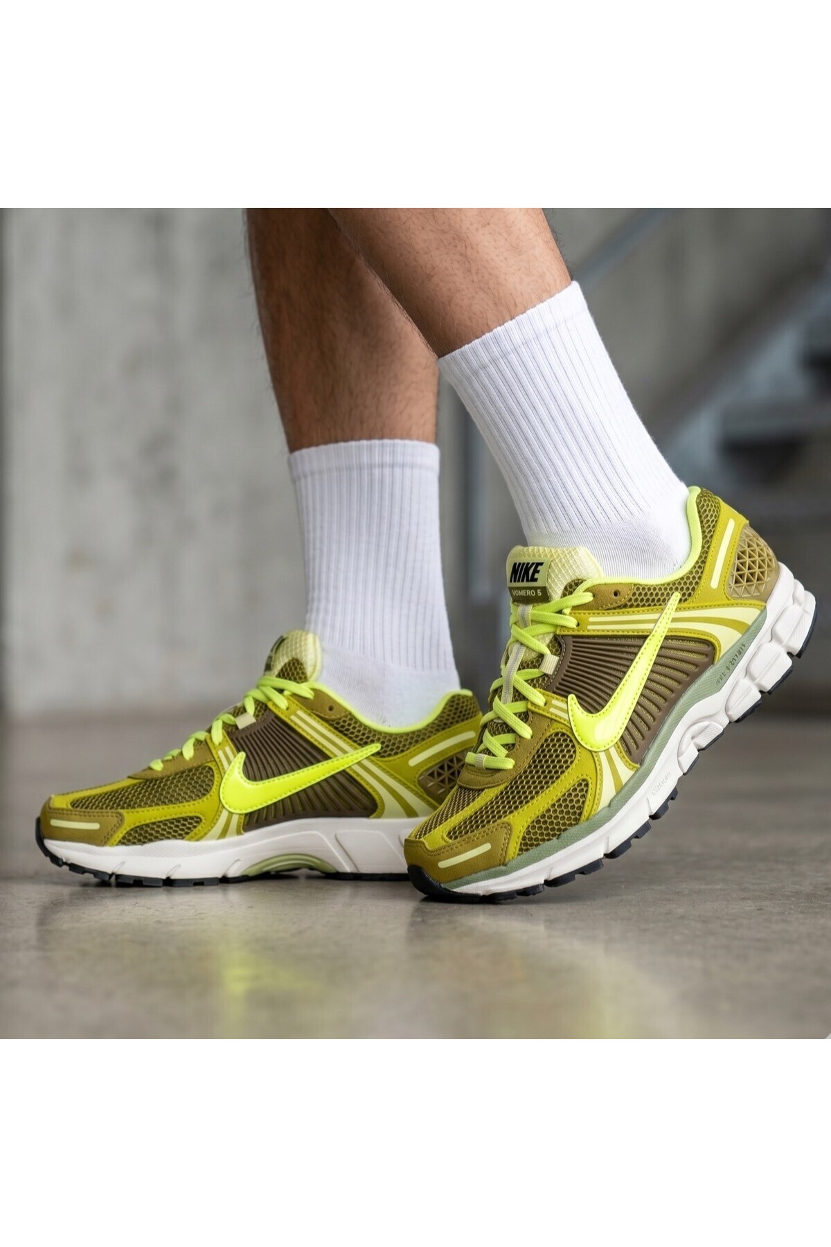 NIKE カウボーイズ KAMARA 54 44 証明付 Nike Zoom Vomero 5 Sarı Sneaker Sportie - Fiyatı, Yorumları