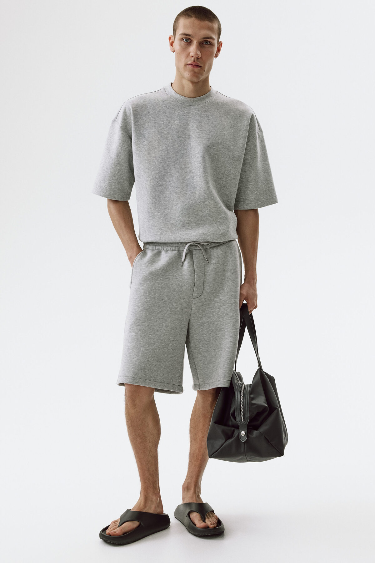 شلوارک غواصی با اندازه مناسب و راحت اچ اند ام شلوارک برمودا H&M