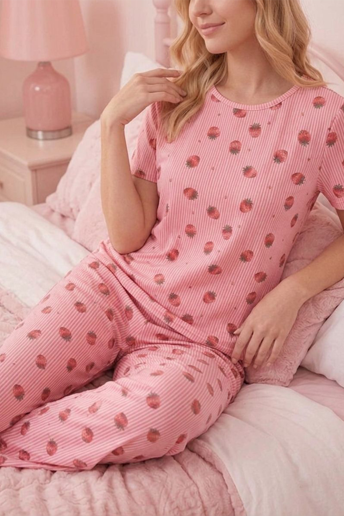 Strawberry Patterned Short Sleeve Pajamas Set 4598