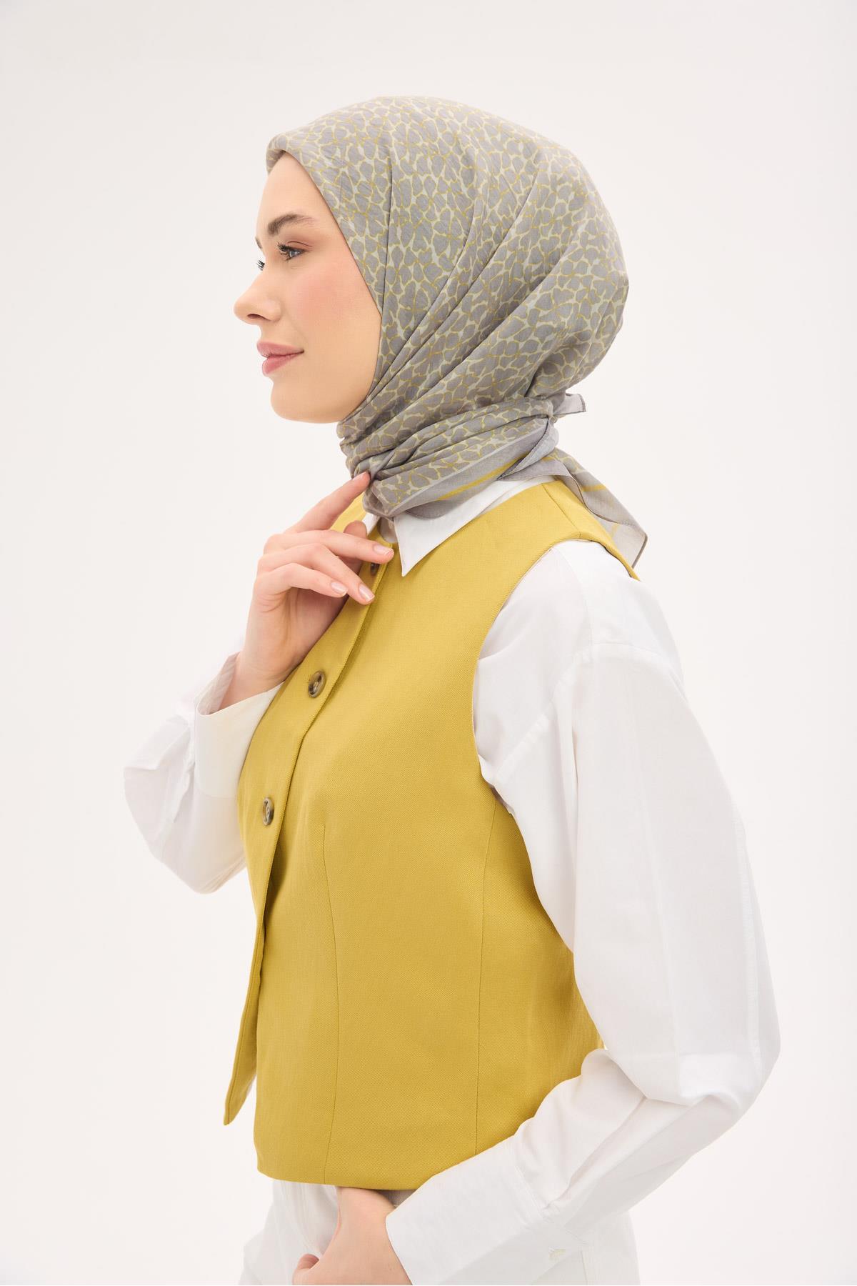 Olinda Scarf Clover Pattern Light Gray 90x90