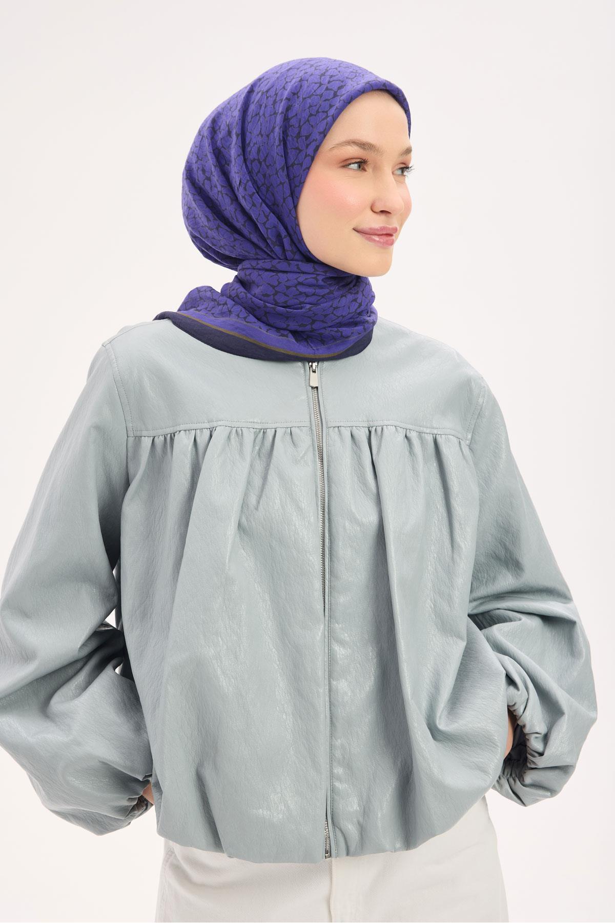 Olinda Scarf Clover Pattern Dark Navy 90x90