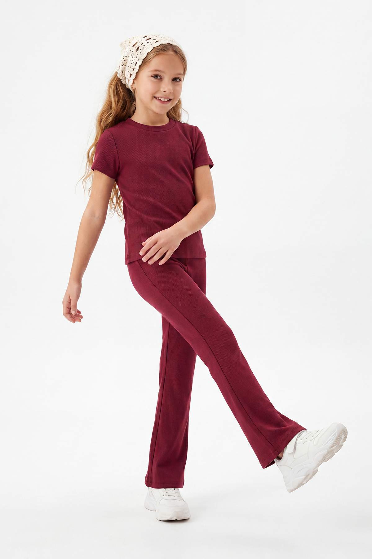 Trendyolmilla Kids Bordo Pamuklu Düz Esnek Tshirt ve Flare/İspanyol Paça Taytlı Örme Alt-Üst Takım TKDSS25AU00136