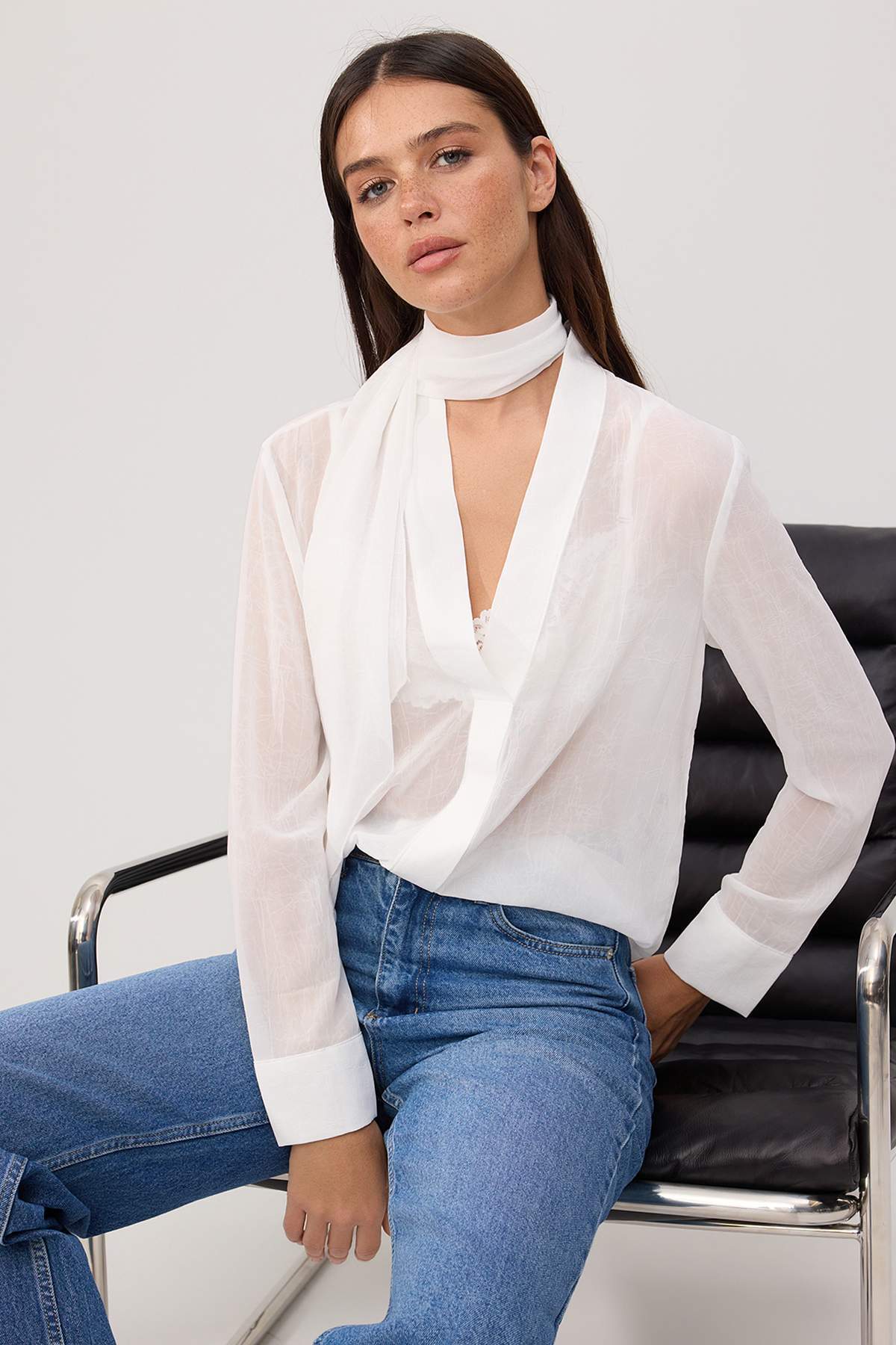 Trendyolmilla Beyaz Transparan Şal Detaylı Dokuma Bluz TWOSS26BZ00862