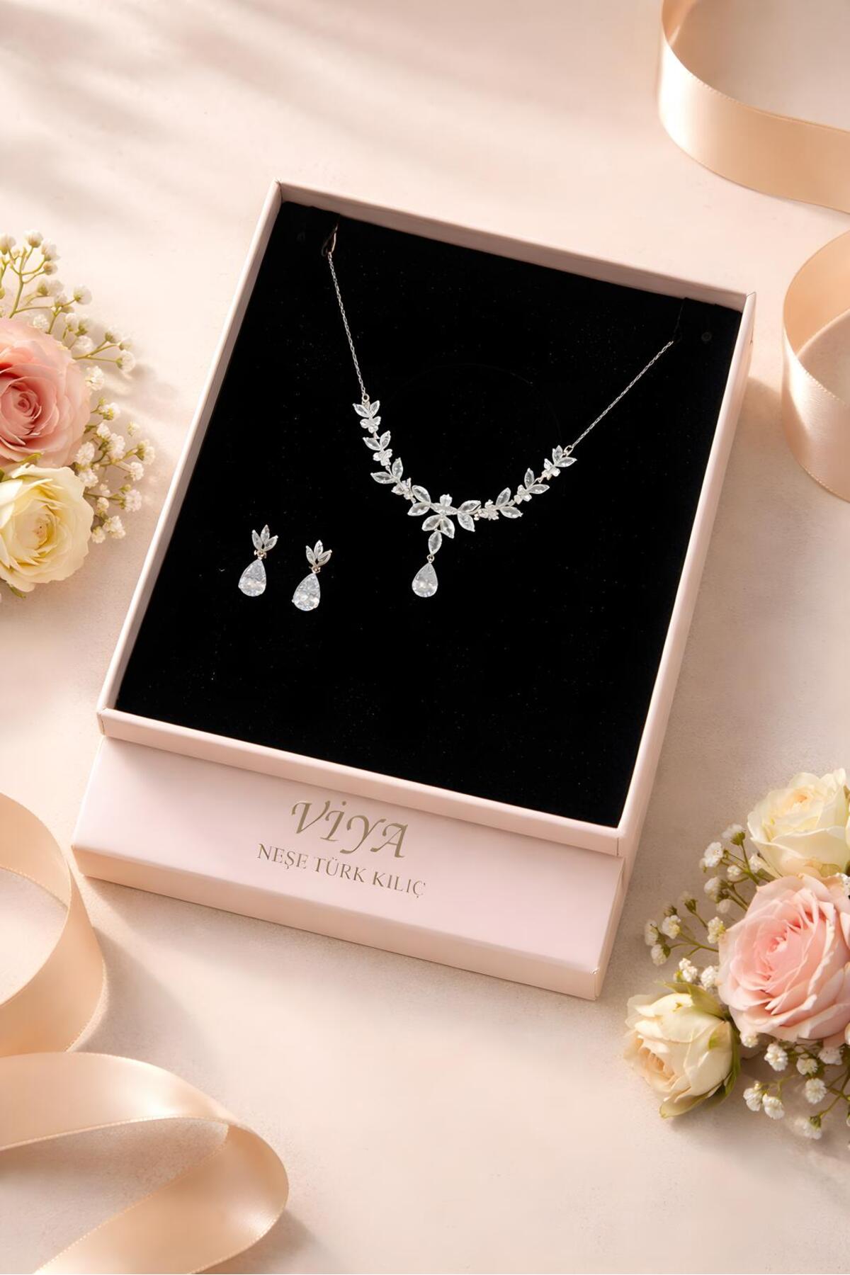 VİYA Lily Zirkon Taşlı Takı Seti Kolye Küpe Hediye Set Düğün Takı Seti görsel 7