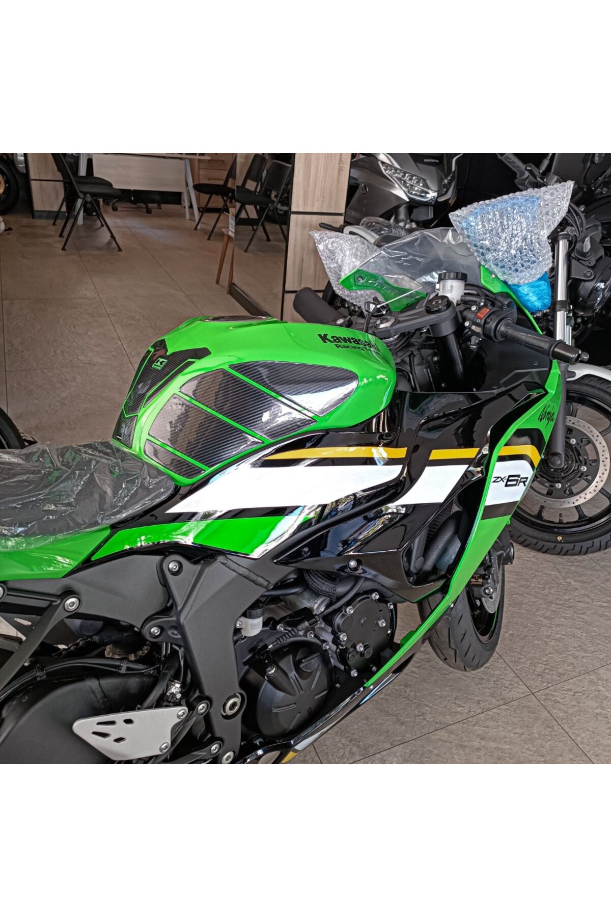 GRIPPATCH Kawasaki ZX-6R 2025 ile Uyumlu Kaydırmaz 6D Karbon 16