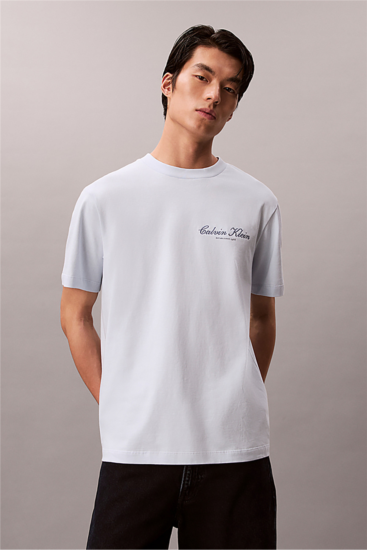 تیشرتمردانهCalvin Kleinآبی تیشرتمردانهCalvin Kleinآبی