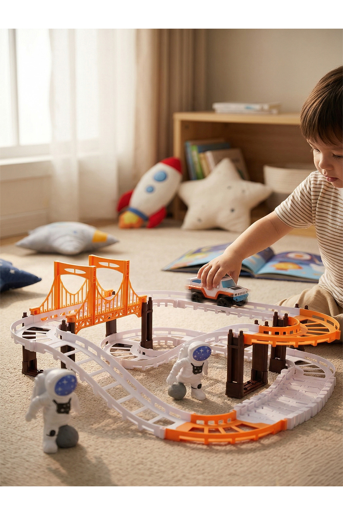 Space Track Set – Adventure Set with 39 Pieces Battery Vehicle and Astronaut