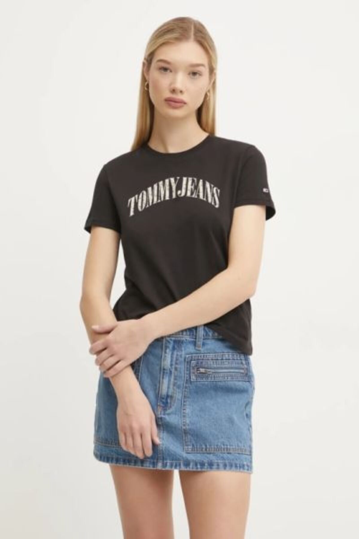 تیشرتزنانهTommy Hilfigerمشکی تیشرتزنانهTommy Hilfigerمشکی