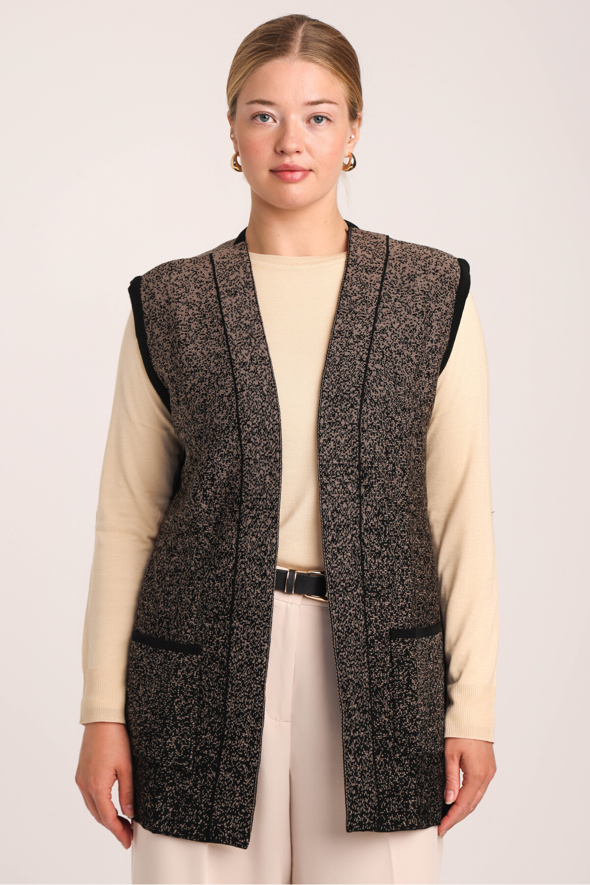 Women's Brown Pockets Sleeveless Knitwear Vest