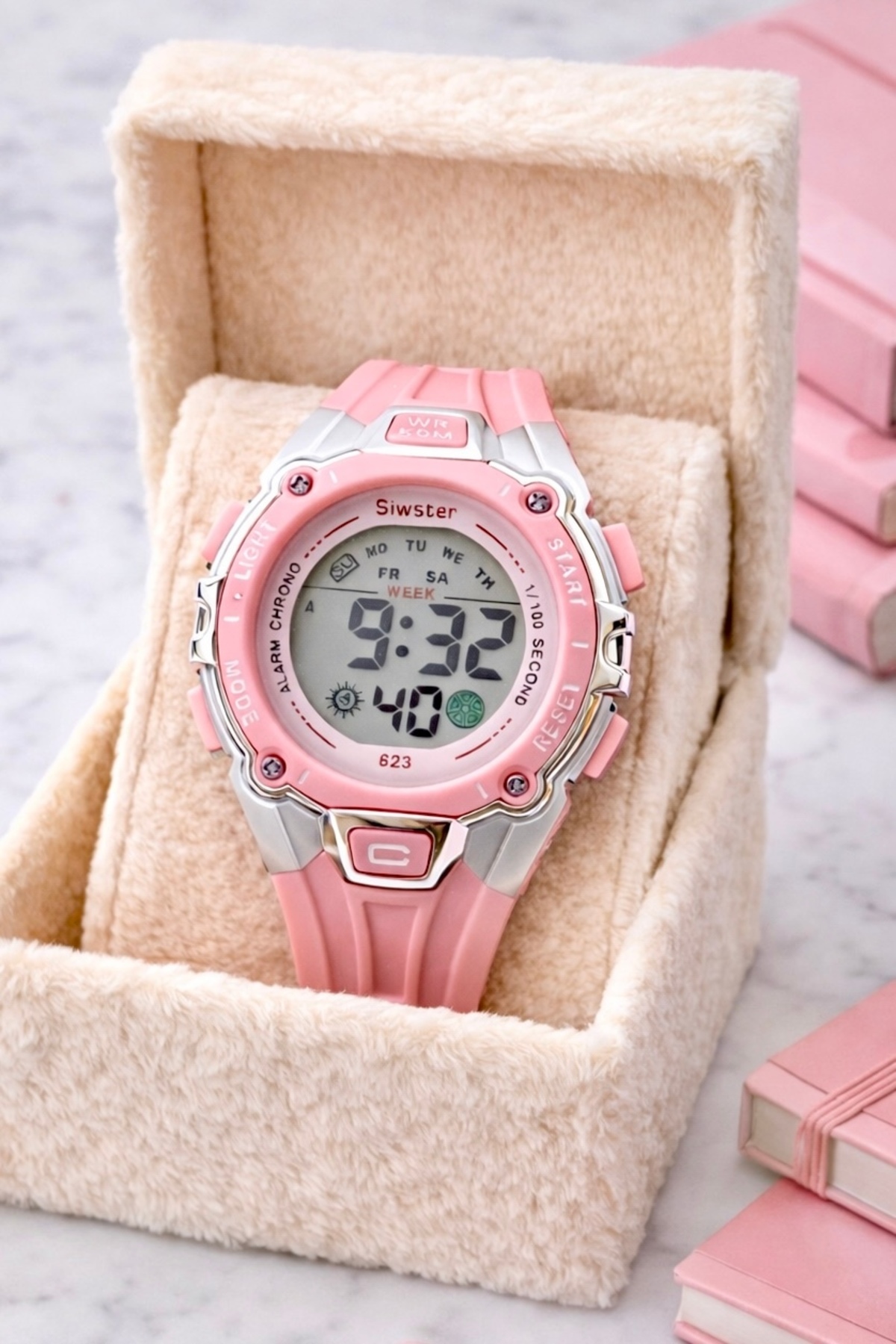 GIFT NEW SEASON SILICONE LANYARD DIGITAL KIDS WRIST WATCH