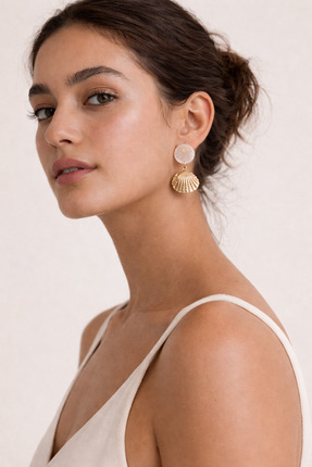 Arthesia Jewelry Modern Deniz Kabuğu Detaylı Şeffaf Disk Küpe-Yazlık Şık Tasarım