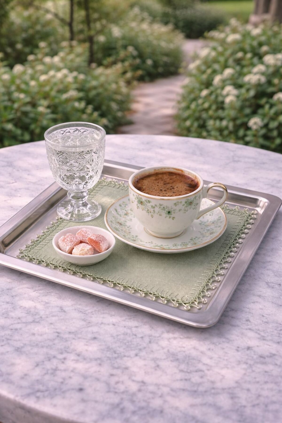 Kristal Boncuk Detaylı Nil Yeşili Sunum Peçetesi (20x20 cm) (1 Adet)