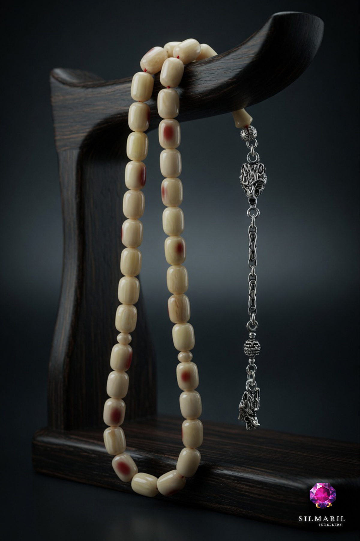 Benekli Kanayan Bağa Tespih - Sarı Zemin Kırmızı Benek - Sıkma Kehribar - İki Adet Kurt Başı Figürlü — Silmaril Store (3)