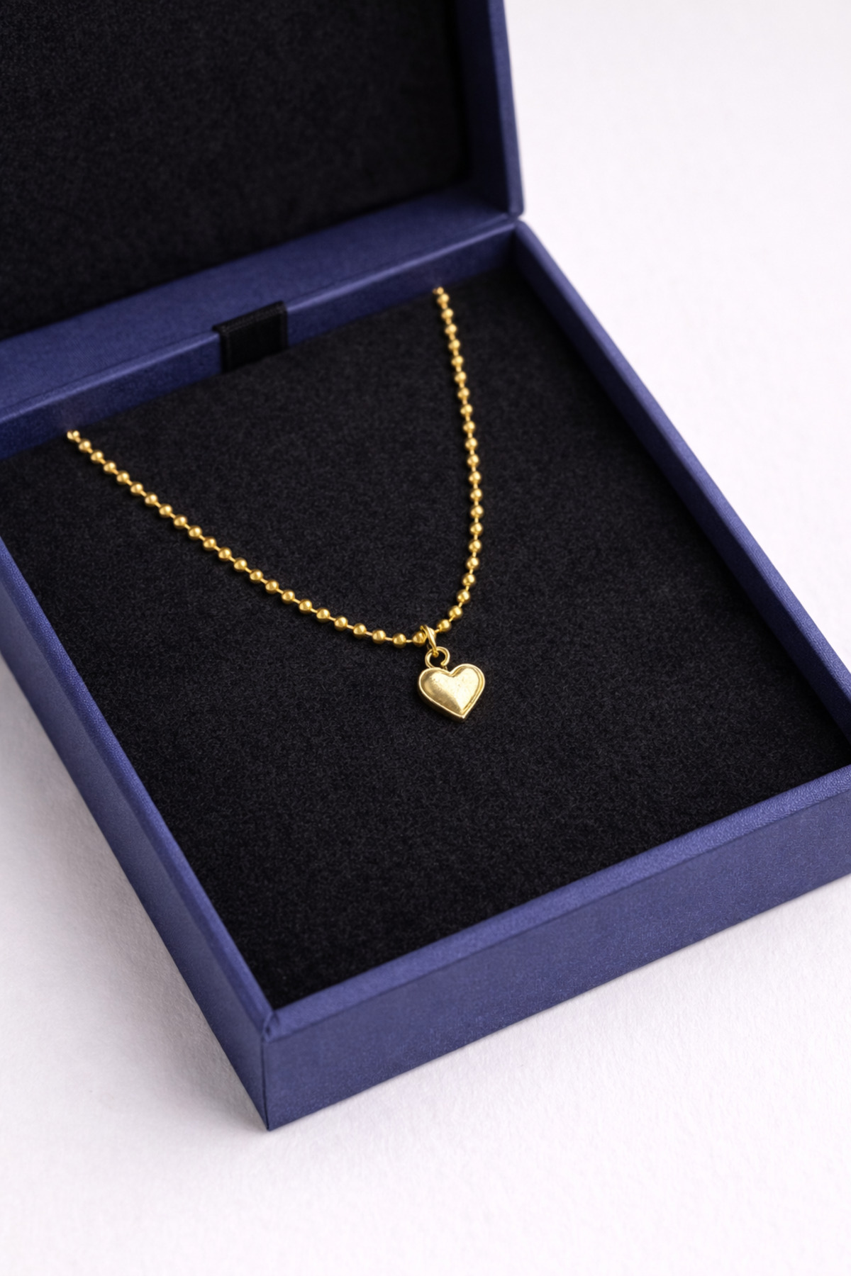 Kalp charm top detaylı kalın zincirli 45 cm gold kolye - Detay Görseli 1