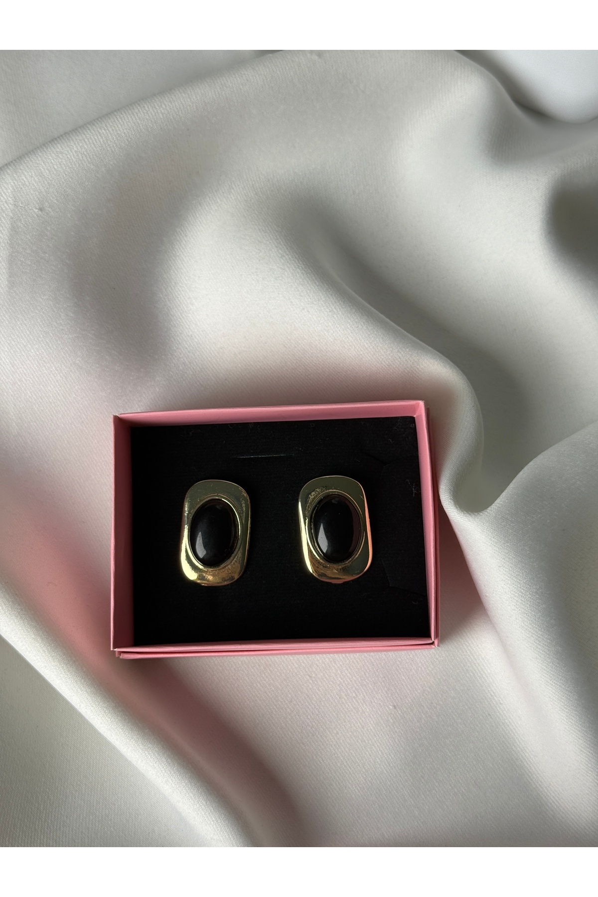 Siyah Oval Küpe 3