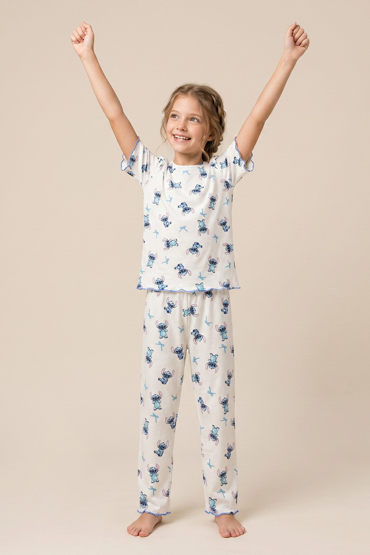 DAPSEE Stitch Pattern Cotton Girls' Pajama Set
