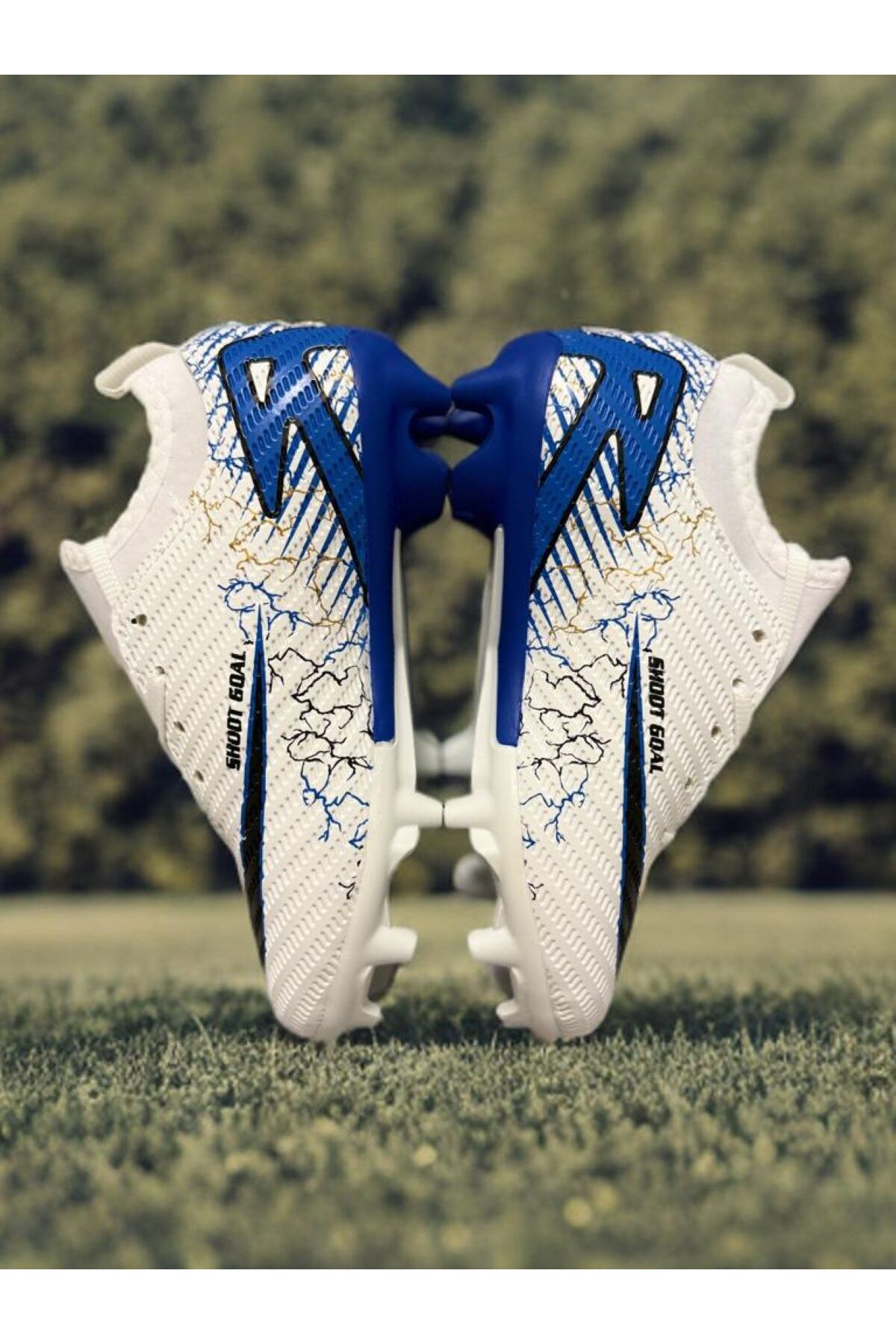 Boys' Football Sports Shoes with Crampons and Socks (White-blue Color) --Fillet-Waiter
