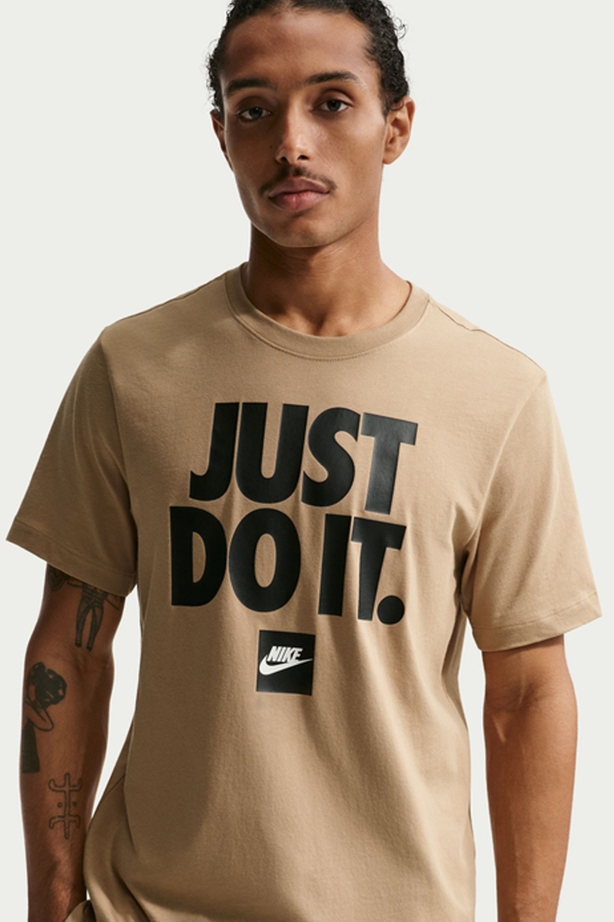 تیشرتمردانهNikeرنگارنگ