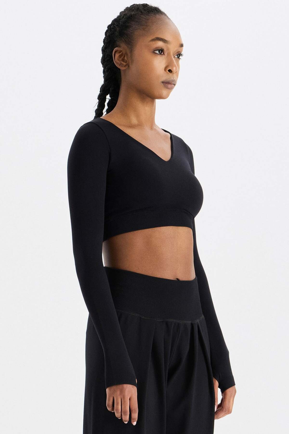 COMEUP V Yaka Ekstra Soft Crop Top Siyah görsel 4