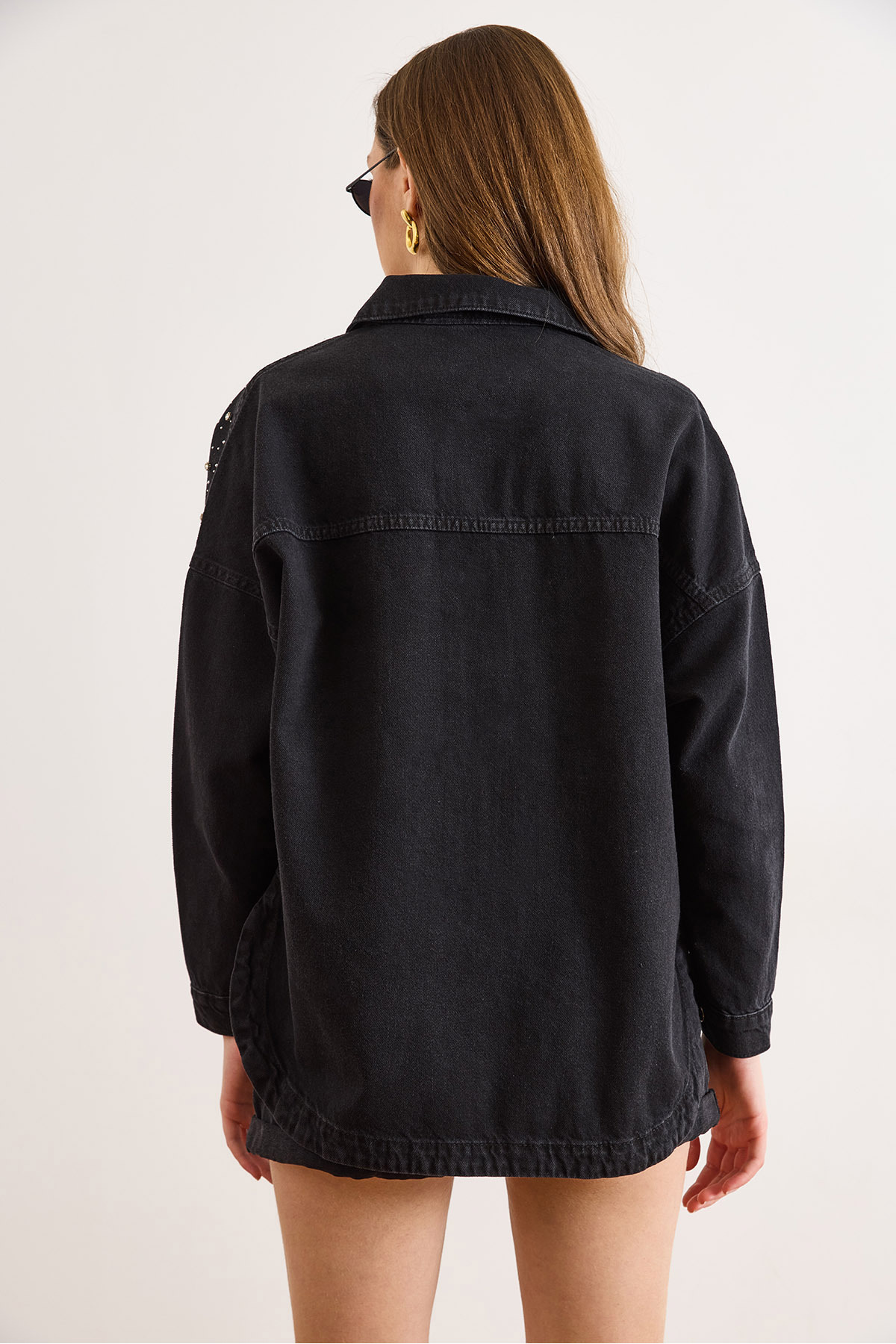 Olalook  Kadın Siyah Boncuk ve Taş Detaylı Oversize Denim Ceket CKT-19000433 - Görsel 6