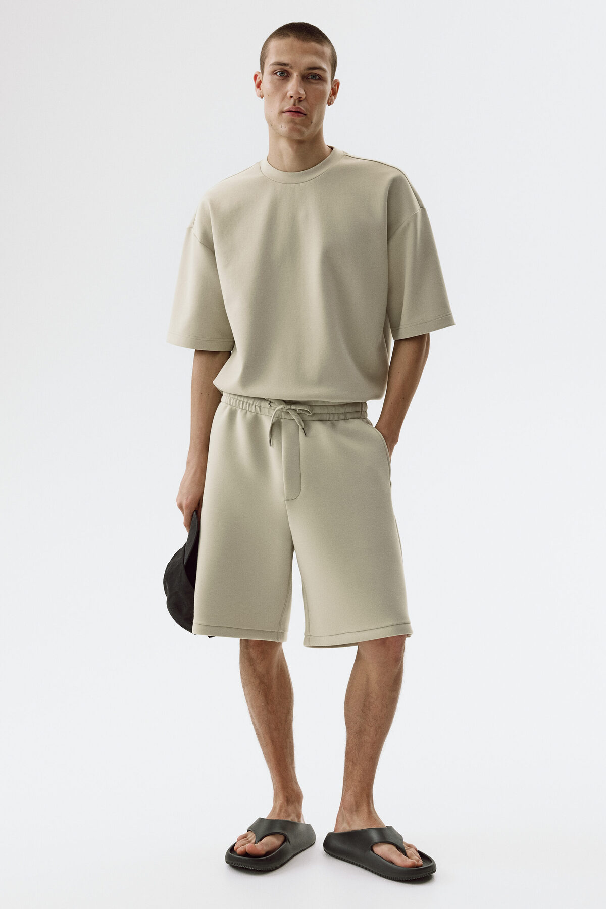 شلوارک غواصی با اندازه مناسب و راحت اچ اند ام شلوارک برمودا H&M