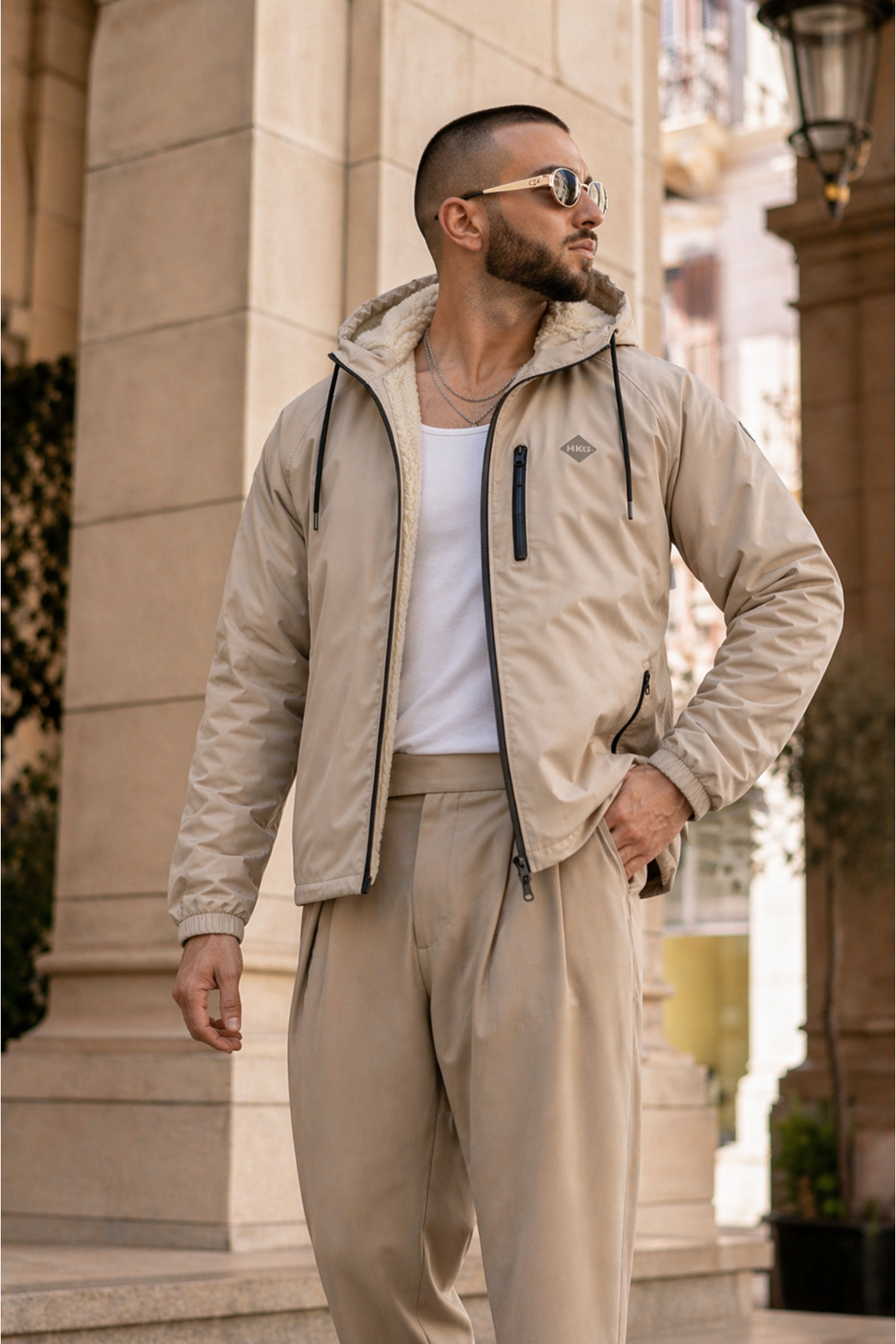 بارانی زمستانی کلاه‌دار مردانه ممتاز با آستر خز — بژ Hacker-1-FurRightRaincoat — تصویر 5 از 6