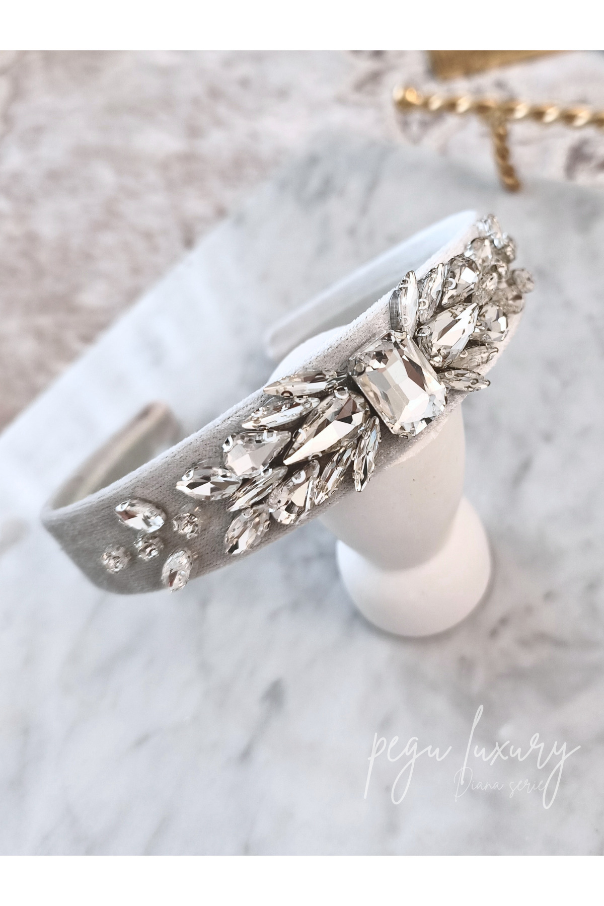 SILVER CRYSTAL CUT SPECIAL DESIGN VELVET CROWN WITH STONE,INVITATION,CHRISTMAS,WEDDING,PROM