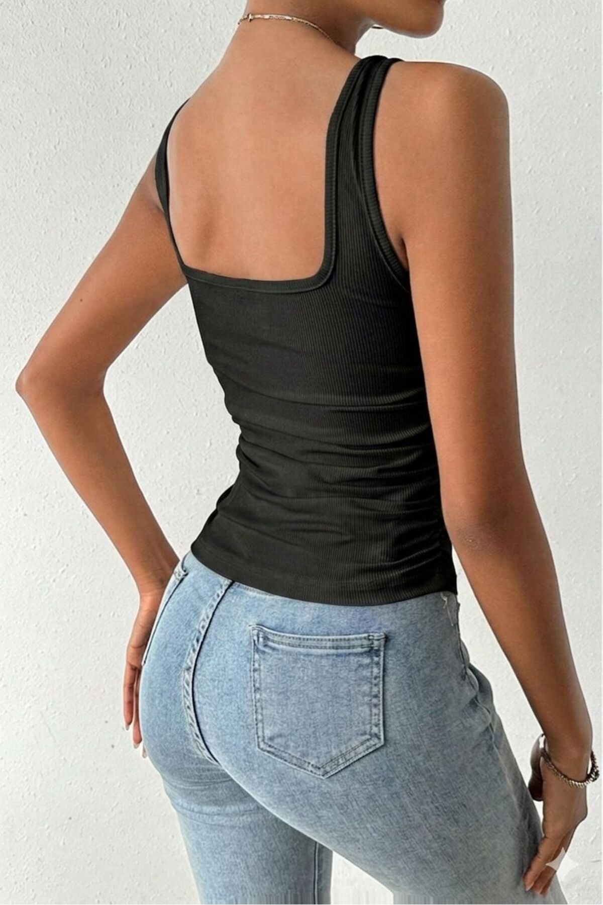 MİO ESTİLO Kadın Fitilli Görünümlü Slim Fit Vücuda Oturan V Yakalı ön büzgülü Basic Atlet Bluz görsel 2