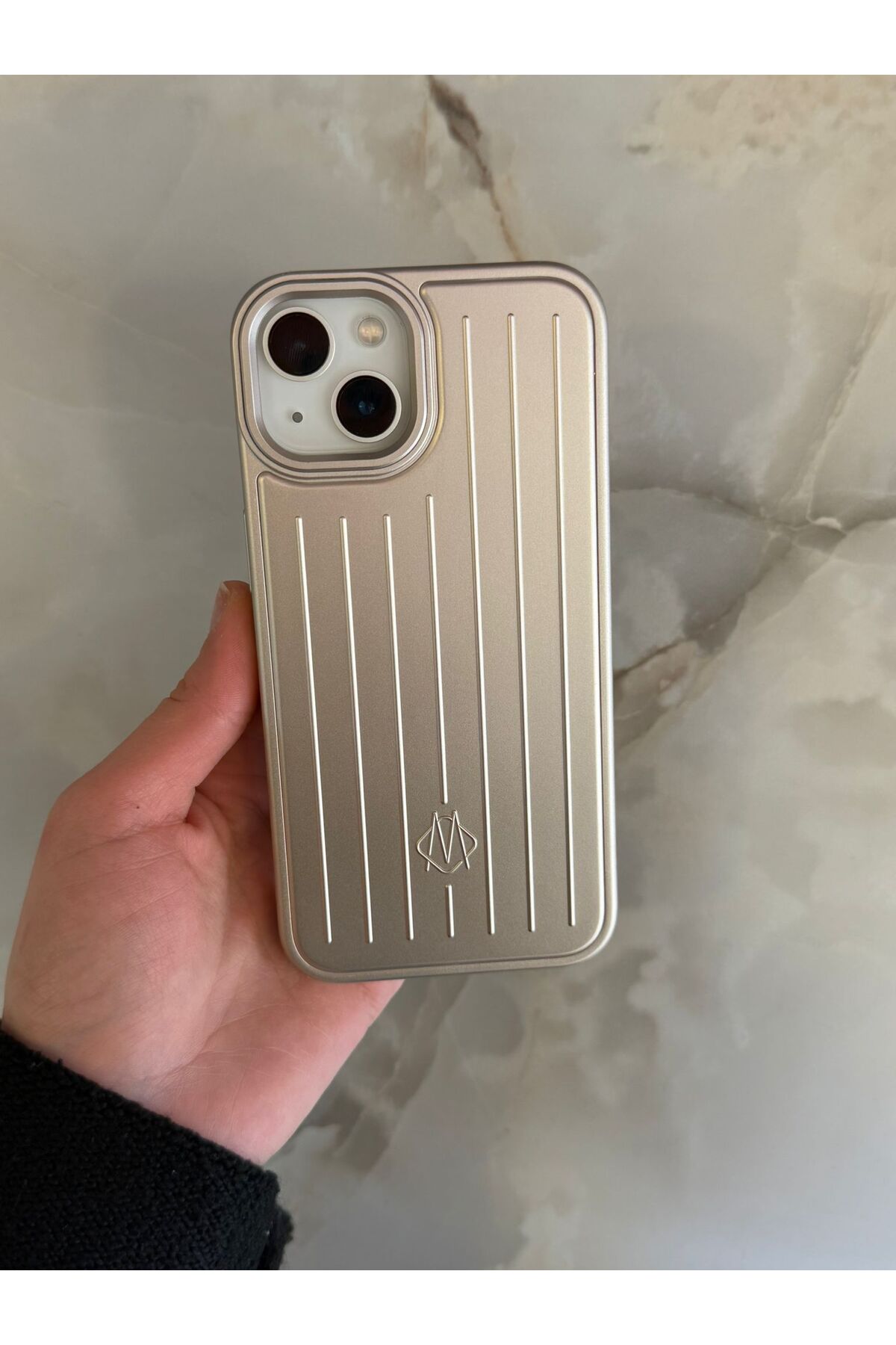 ZB Aksesuarda Moda İPHONE 15 Uyumlu Rimowa Çizgili Bavul Tasarım