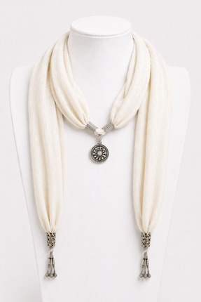 Çok Şekeriz Biz MIVOLA | Devran Kolye | Mandala Madalyonlu, Ekru Fular Kolye