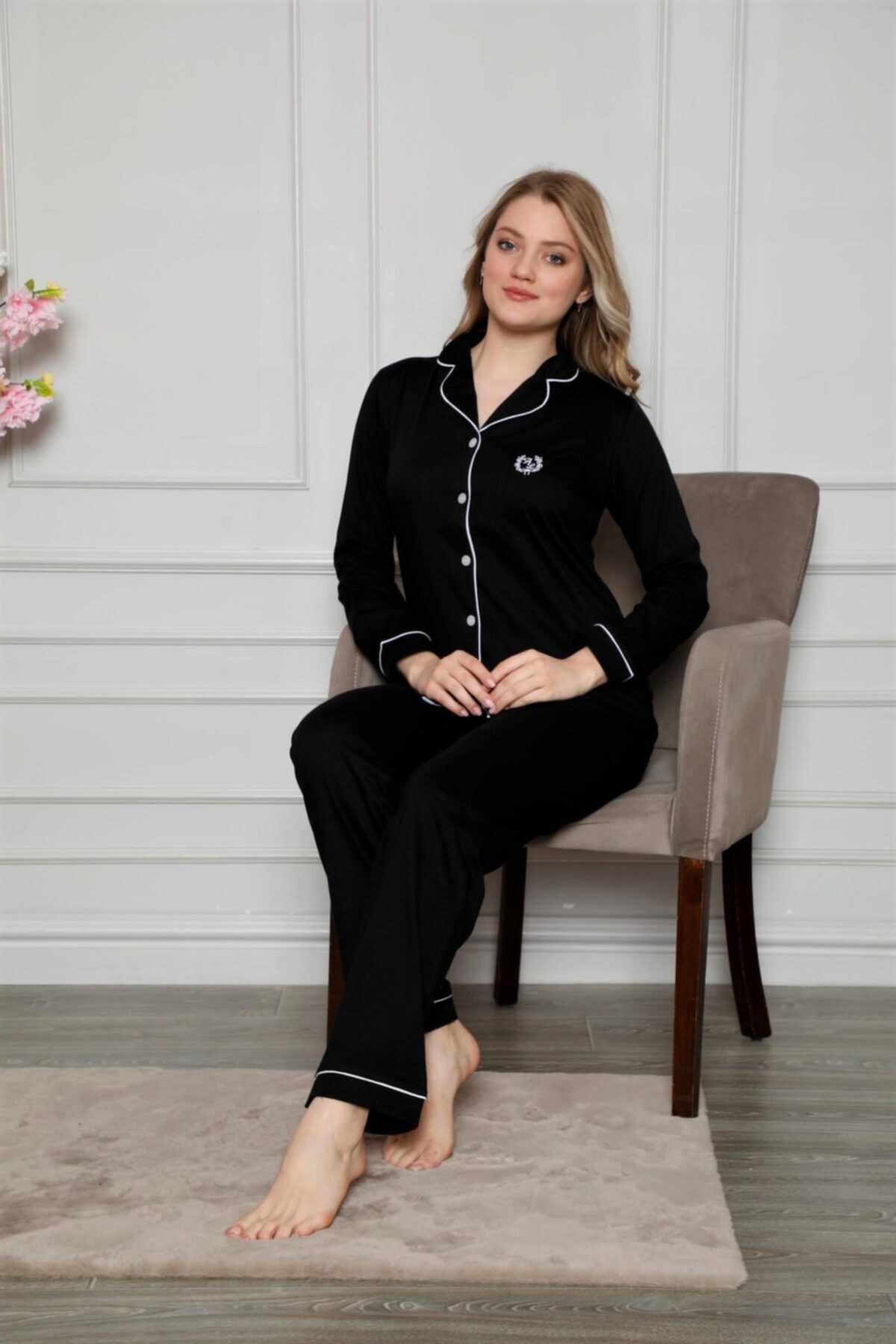 Women's Black and White Bias Shirt Collar Front Buttoned Pocket Long Sleeve Seasonal Cotton Pajamas Set