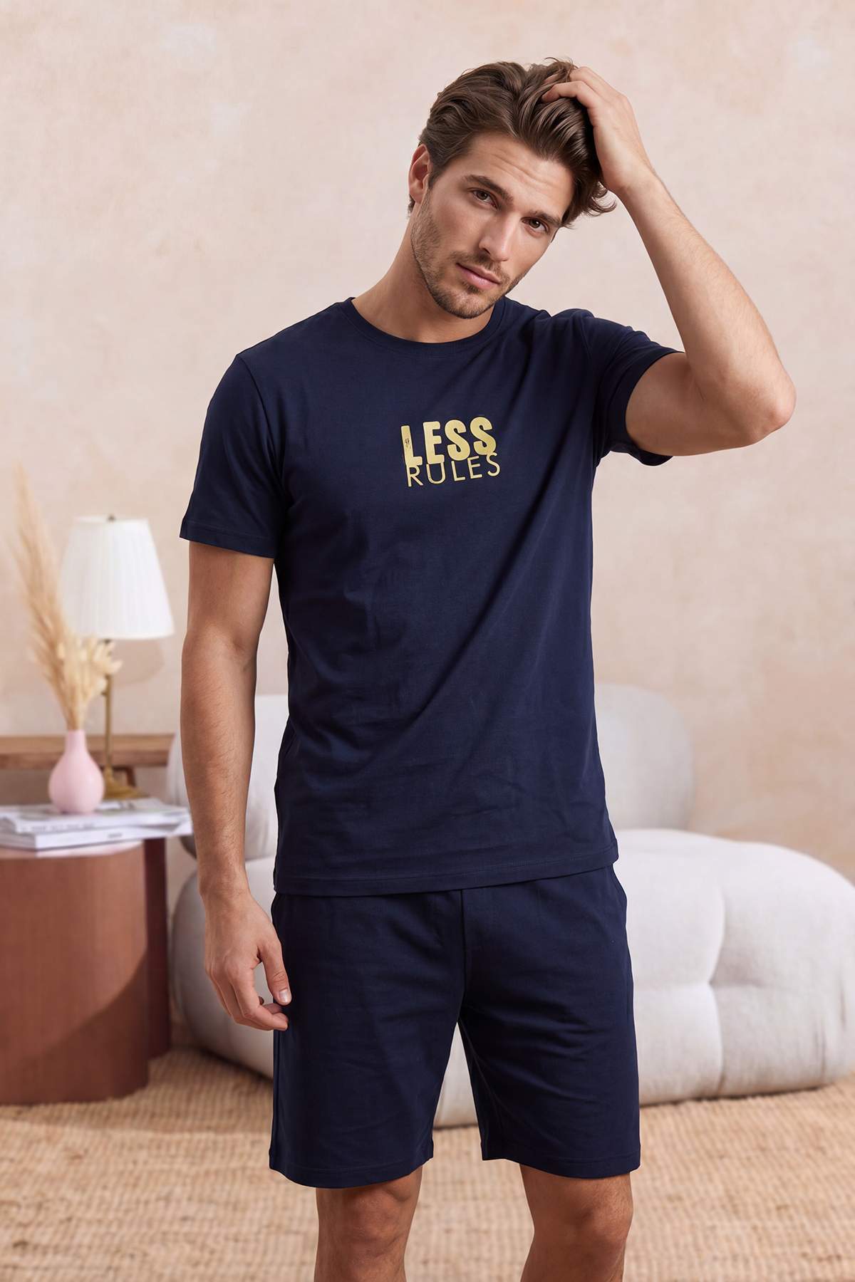 Trendyolmilla Man Lacivert Gri Regular Fit Baskılı Örme Şortlu Pijama Takımı TMNSS25PT00032