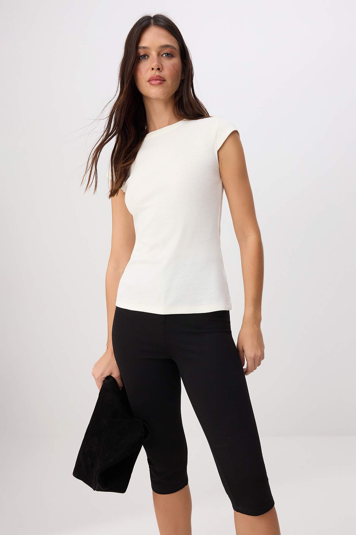 Trendyolmilla Taş Regular/Normal Kalıp Ay Kol Kısa Kollu Örme Crop/Kısa Pamuk Ribana Örme T-shirt TWOSS26TS00299